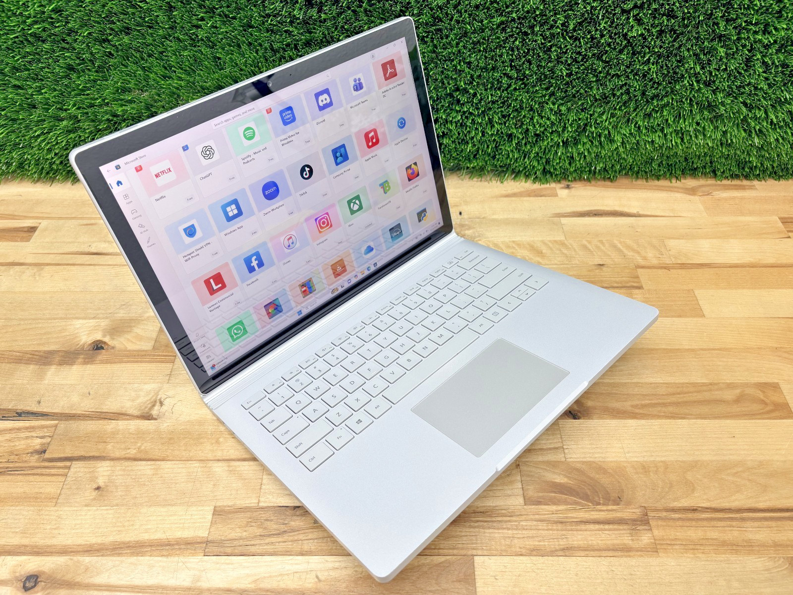 Microsoft Surface Book 2 Intel i7-8th Gen 1.90GHz 16GB RAM 512GB SSD Win 11 Pro*