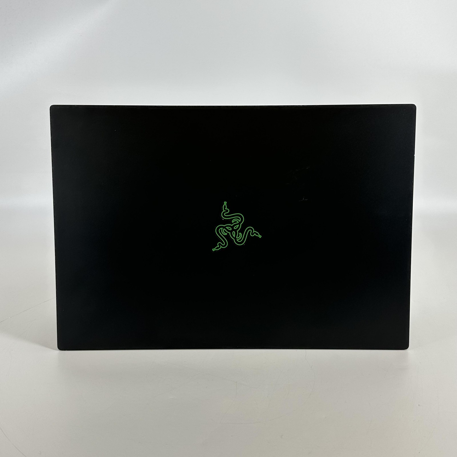 Razer Blade 16 120Hz UHD+ 2.2 GHz i9-14900HX 64GB 2TB/2TB RTX 4090-TINTED LCD