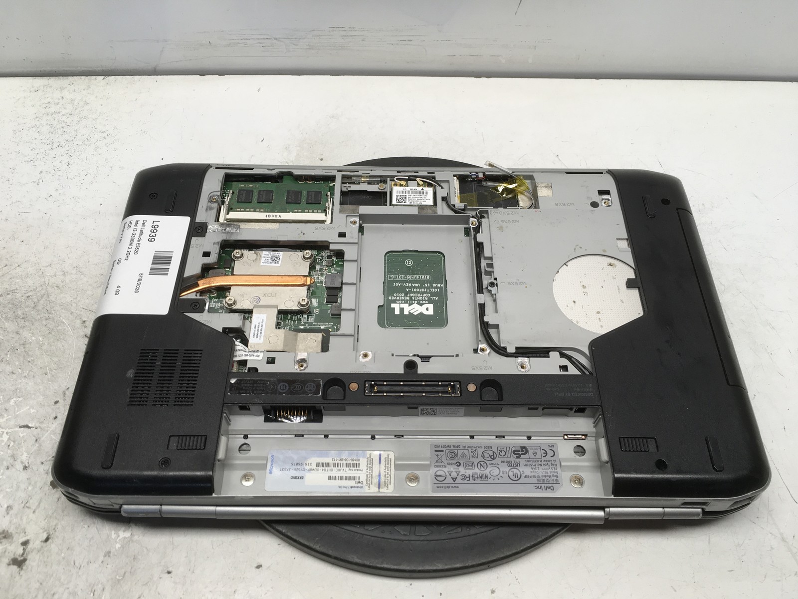 Dell Latitude E5520 Intel i3-2330M 2.2GHz 4 GB NO HDD No Batt