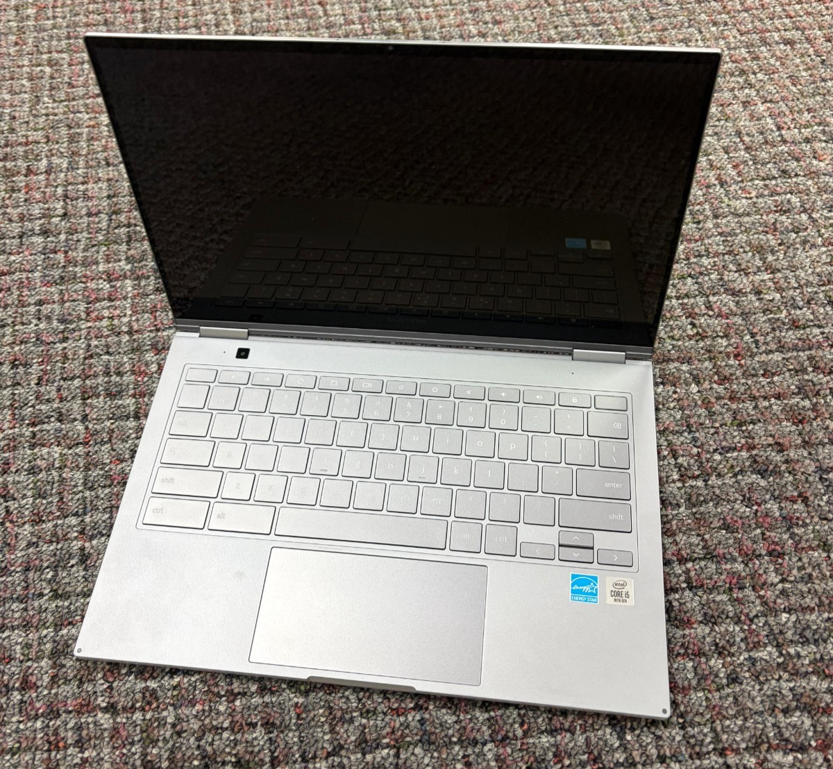Samsung ChromeBook 13.3″ XE930QCA i5-10210U @ 1.60GHz 8GB RAM 256GB SSD *READ*