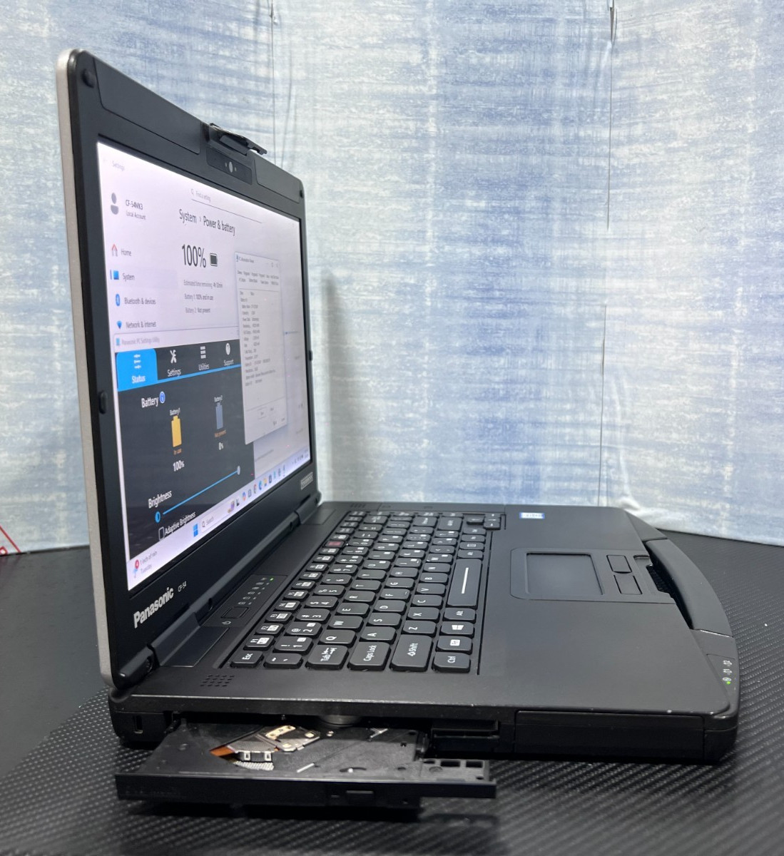 CF-54J2487VM, i5-7300U @2.60GHz, 256GB SSD M.2, 16GB, TOUCHSCREEN, 4G LTE, 4240H