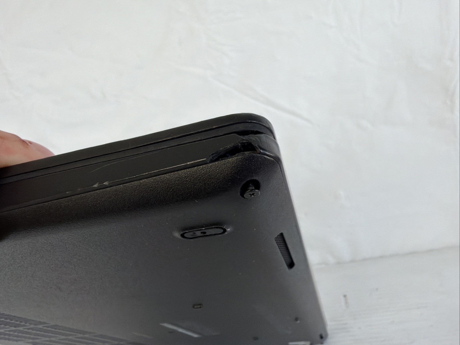 DELL LATITUDE 5590 INTEL CORE I5-8250U 1.60GHZ 4GB RAM NO SSD-Excellent Battery