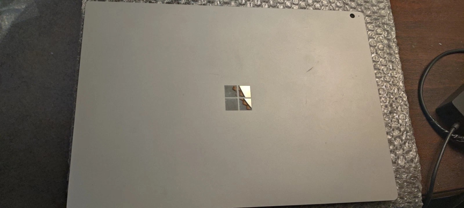 Microsoft Surface Book 2 15″ i7|16|512GB Tablet Only Battery Cycle # 127