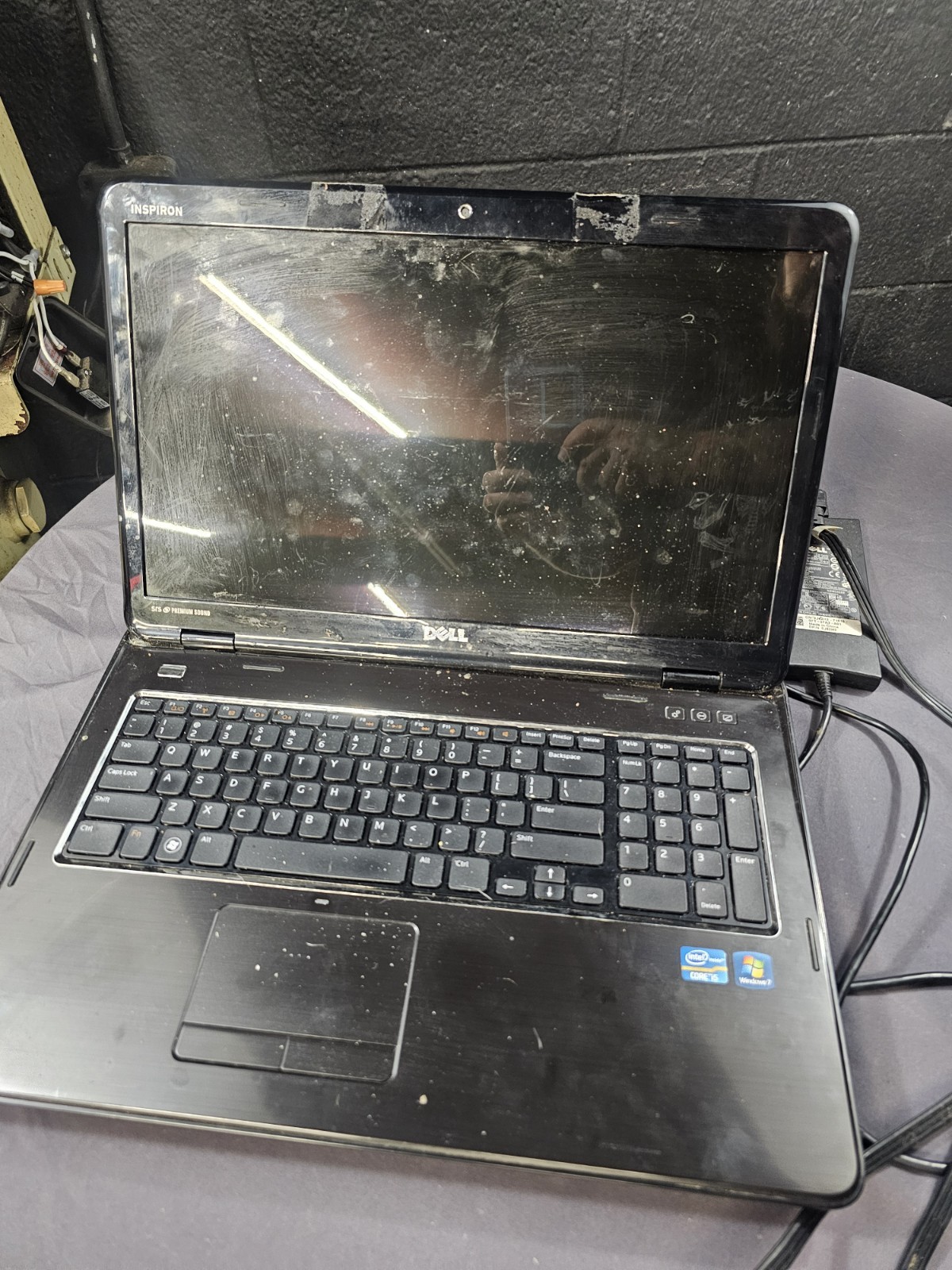 Dell Inspiron N7110 Intel i5-2430M 2.4GHz