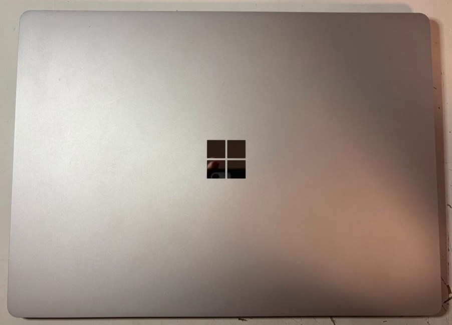 Used Microsoft Surface Laptop 2 13.5” Touch Intel i5 8GB/256GB SSD Win 11 (B)