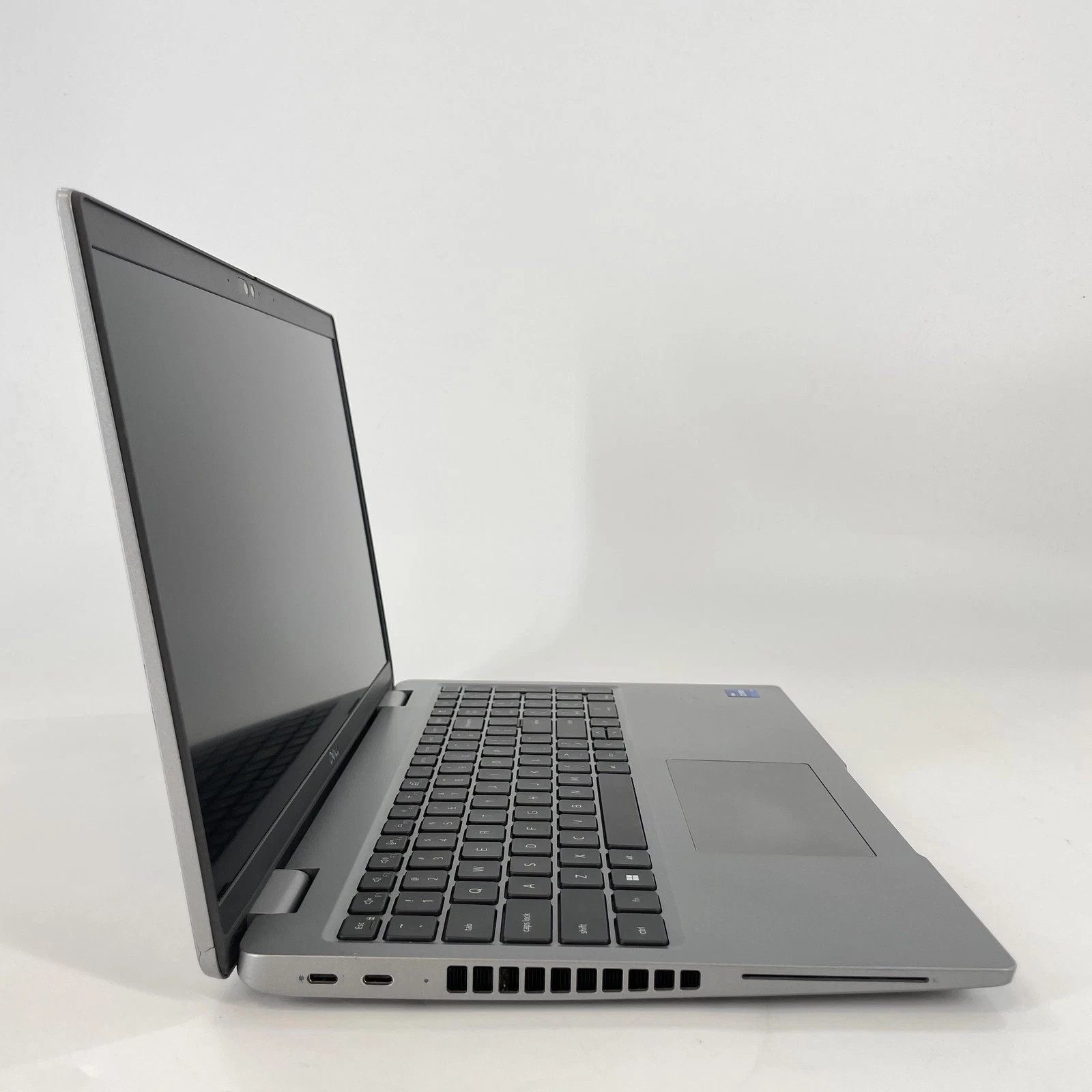 Dell Latitude 5540 15.6″ FHD i5-1350P 16GB RAM DDR5 512GB SSD Win11 Pro