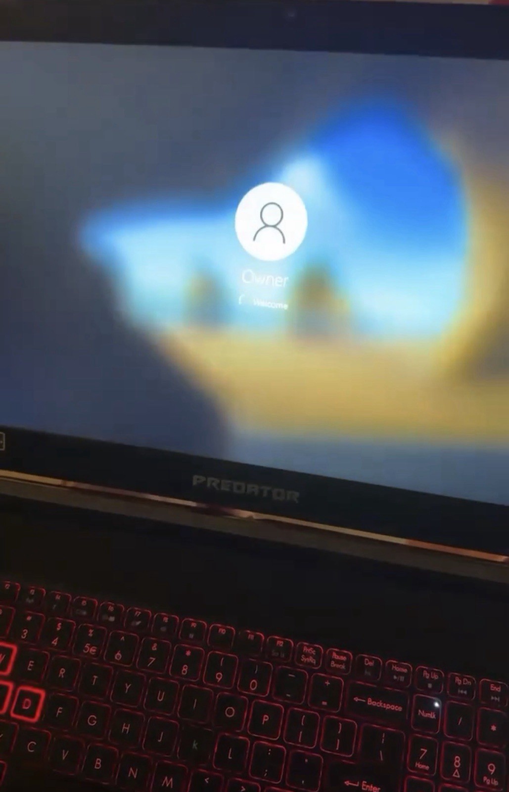 OPEN TO OFFERS Acer Predator Helios 300 Gaming Laptop i7 16GB GTX 1060 1TB SSD