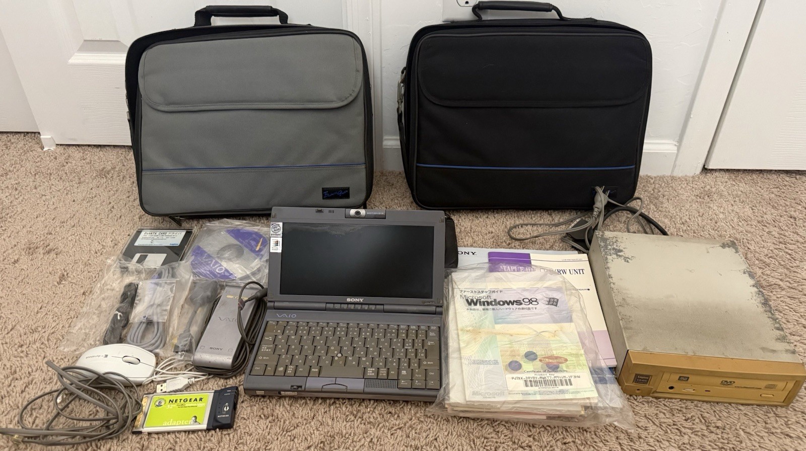 Sony VAIO PCG-C1R Notebook Windows 98 Intel 266Mhz 64Mb Bundle – Read Desc
