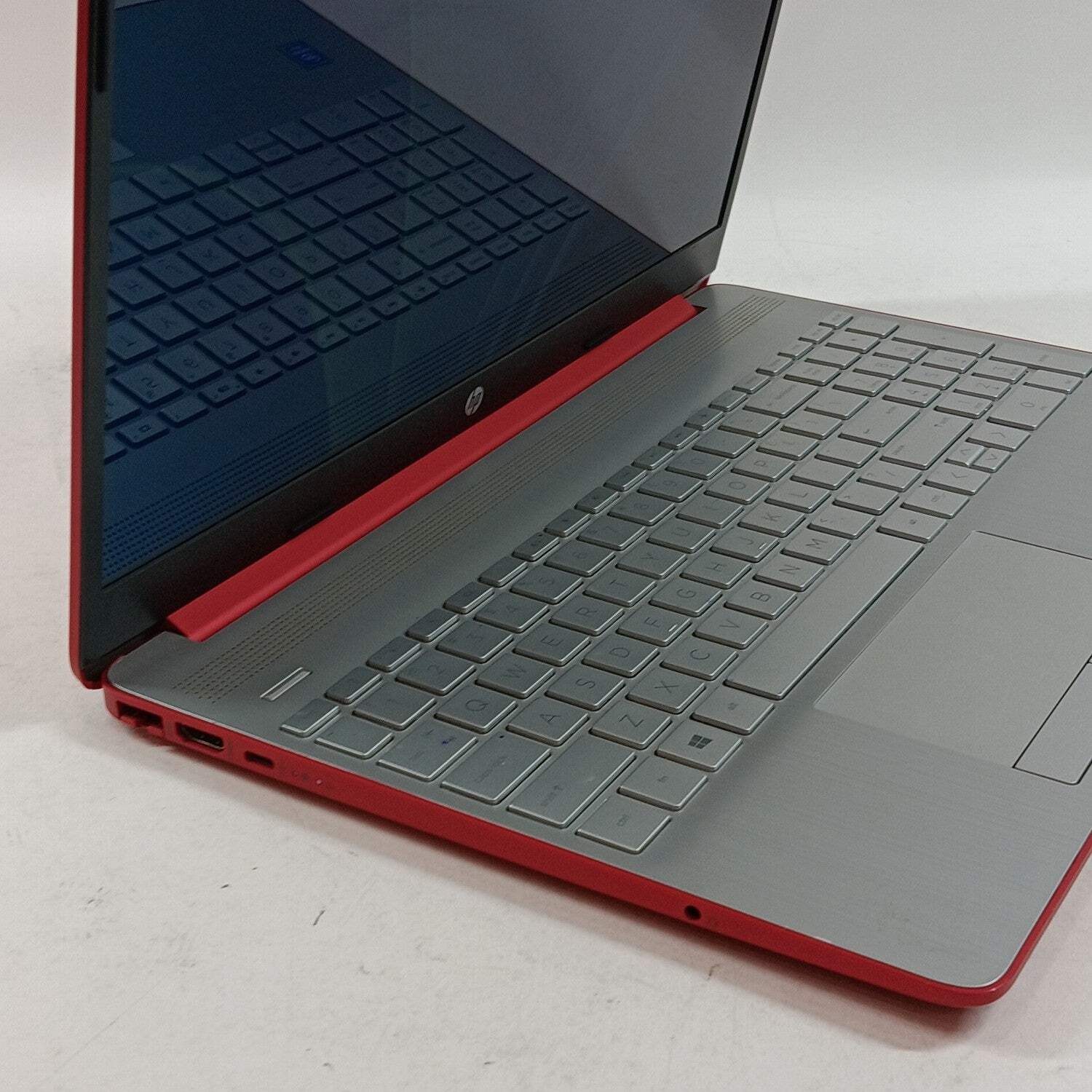 HP Laptop 15-DW0083WM 15.6″ Pentium Silver N5030 1.1GHz 4GB RAM 128GB SSD