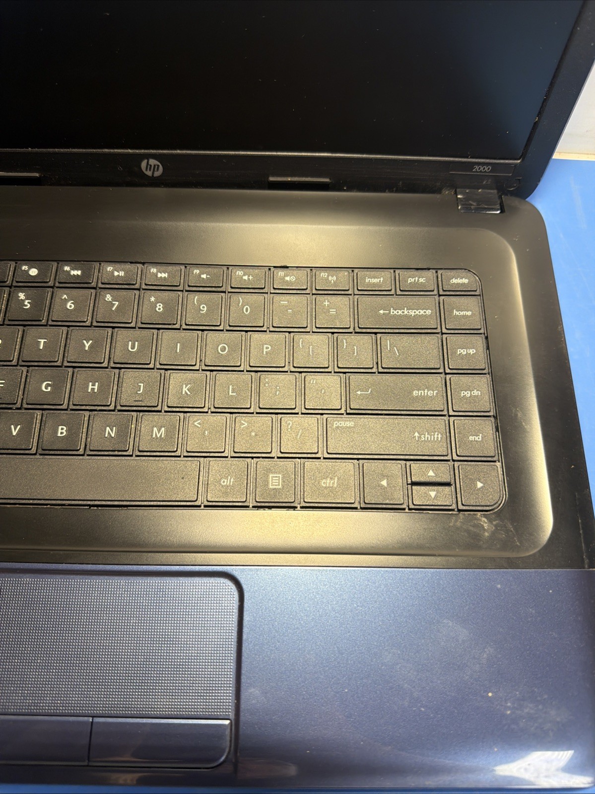 HP 2000-2D19WM Laptop AMD E-300 4GB Ram NO HD/OS (FL)