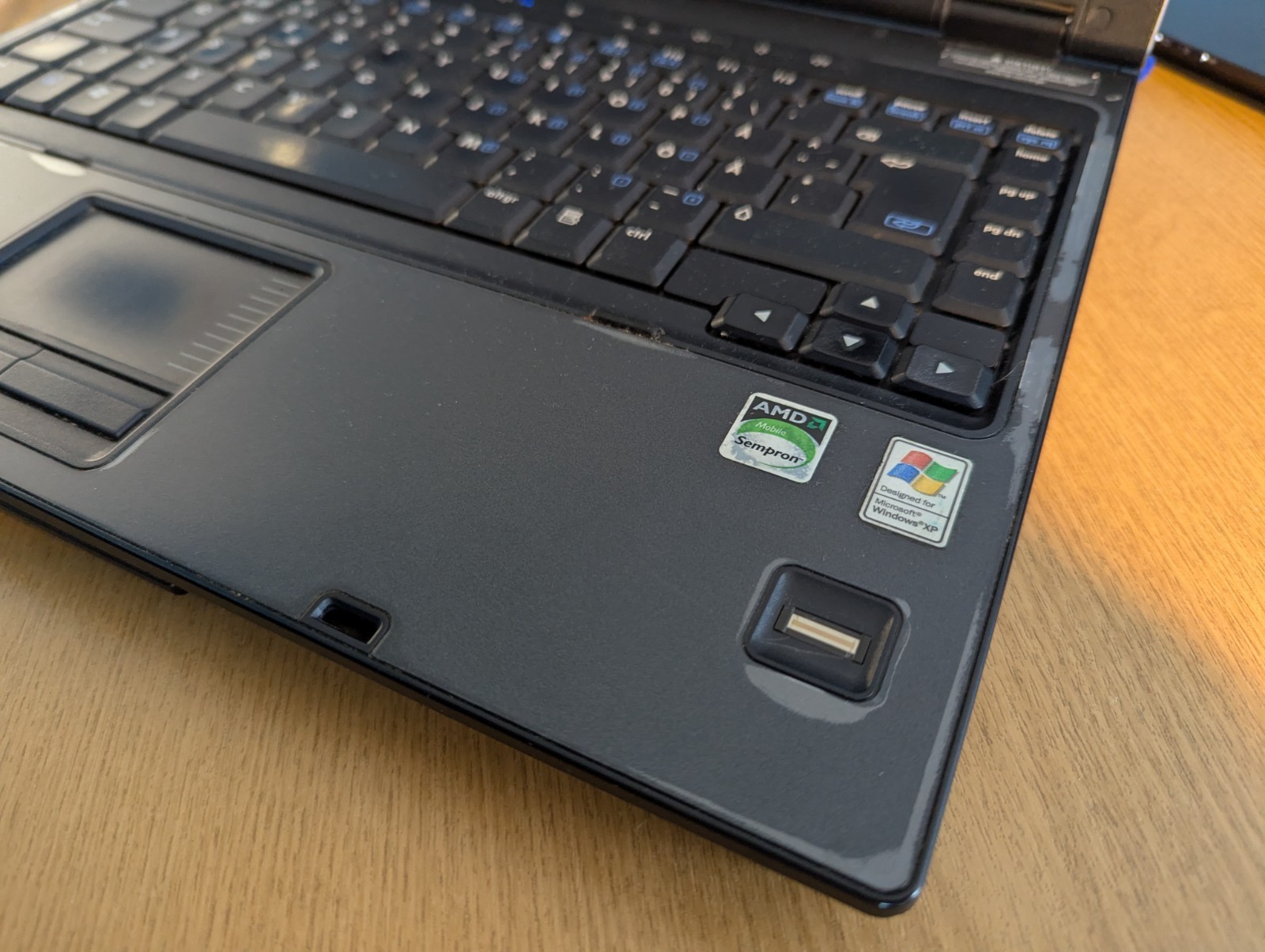 HP Compaq nx6125 Laptop – AMD Sempron 3100+, 60Gb HDD