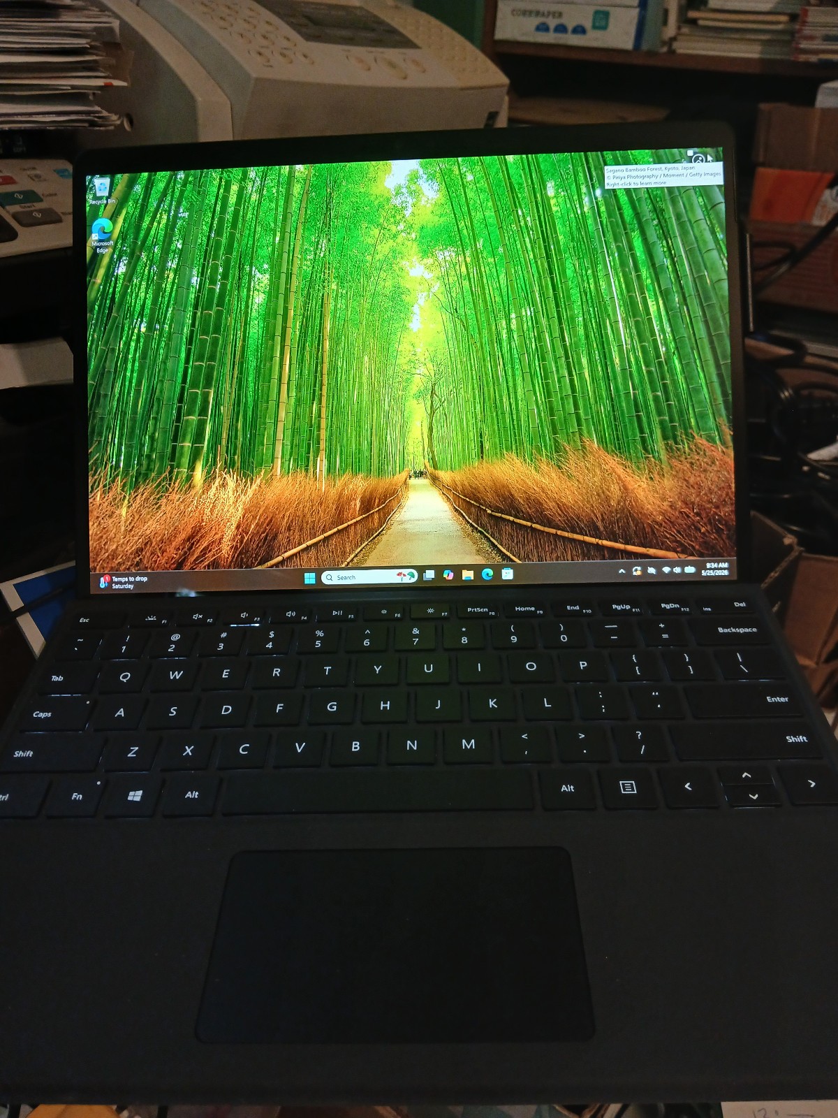 microsoft surface pro x sq1@3.0 8GB Ram 256GB SSD Qualcomm Adreno 680 WIN 11 Pro
