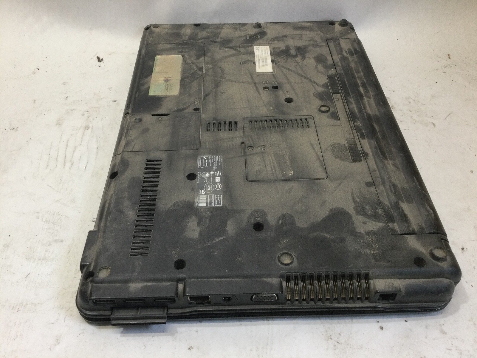 COMPAQ 610 – INTEL CORE 2 DUO – 4GB RAM – POWER ON / BIOS LOCK – READ DESC – BB!