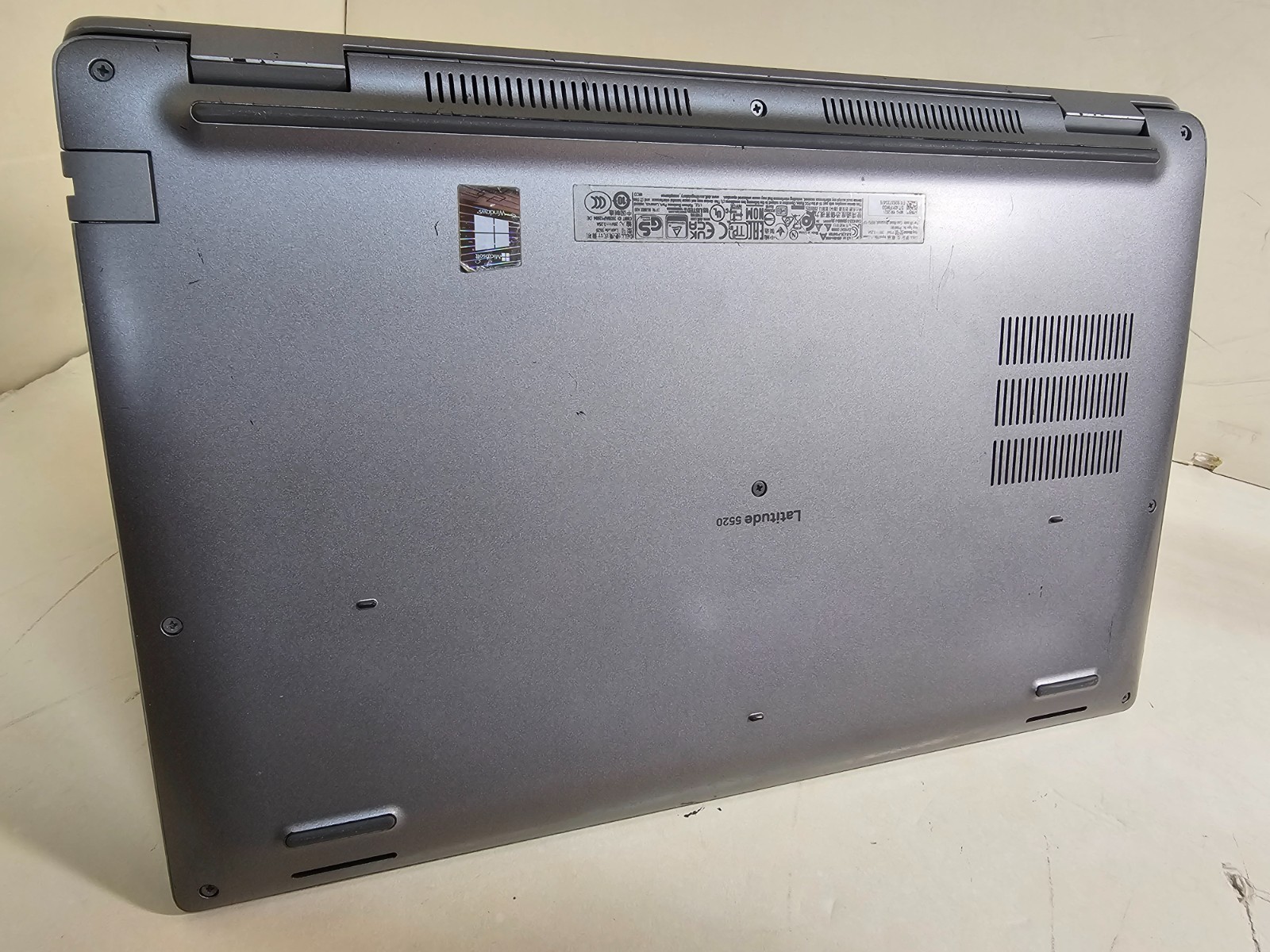 Dell Latitude 5520 Laptop – 2.6 GHz i5-1145G7 16GB 512GB 15.6″ Touchscreen – SP5