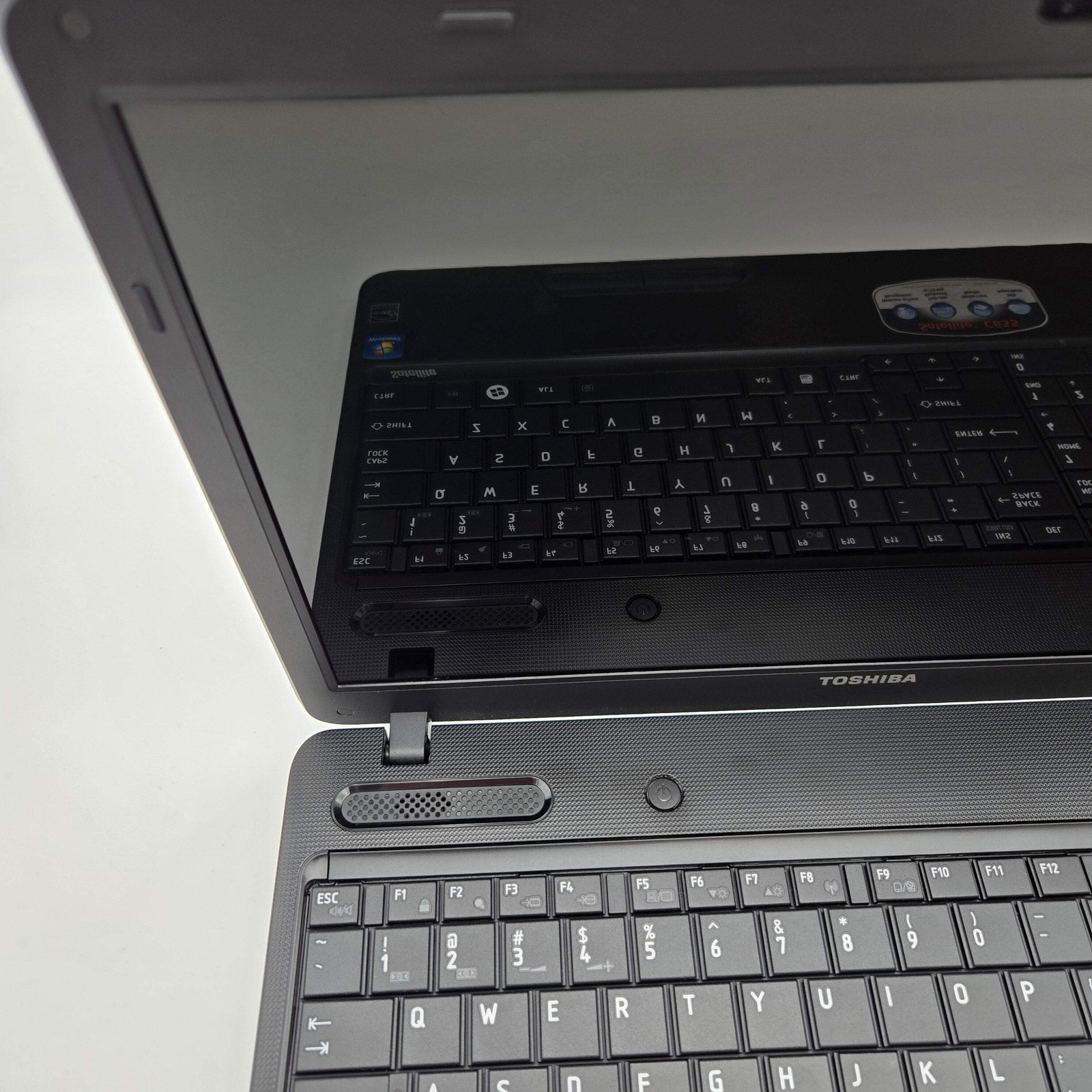 Toshiba Satellite C655-S5509 15.6-inch 4GB RAM 320GB HDD – Bad Battery *READ*