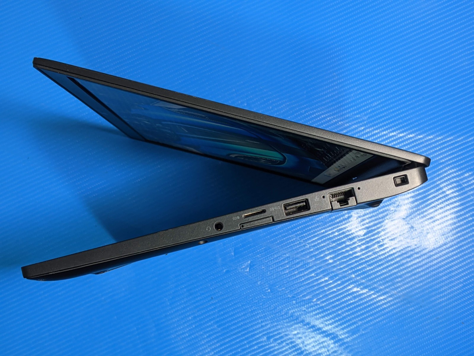 Dell Latitude 7490 14″ FHD Intel Core i5-8250U 1.6GHz 8GB 256GB SSD Win11Pro +PA
