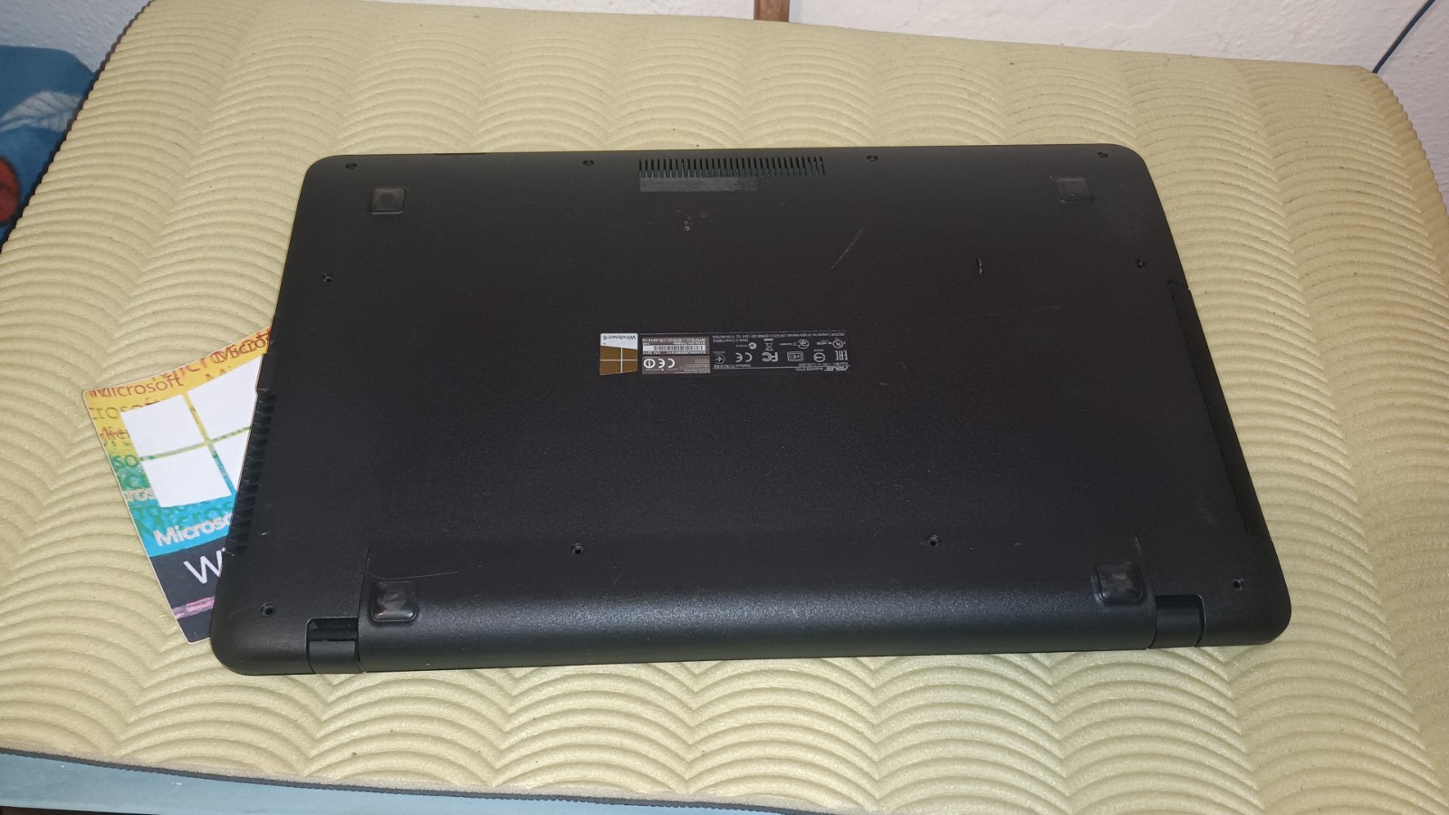 ASUS R752L i3-4030U 8gb 128GB SSD M2 17.3″ 1600×900 nvidia 820m 2gb windows 11