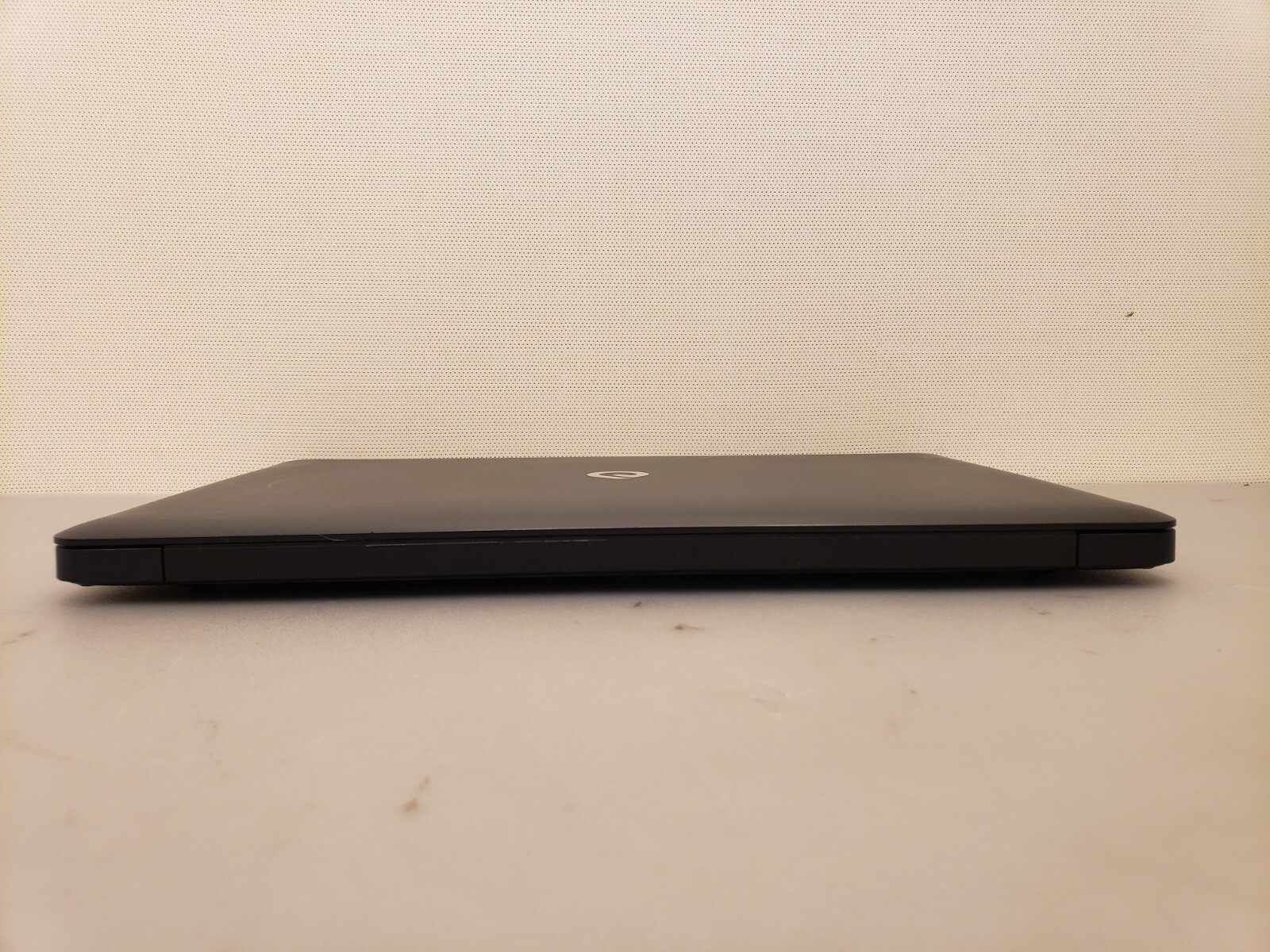 Teqnio Ultra Slim Laptop ELL1201T 12.5″ Windows 10 32GB SSD 2GB Intel Atom