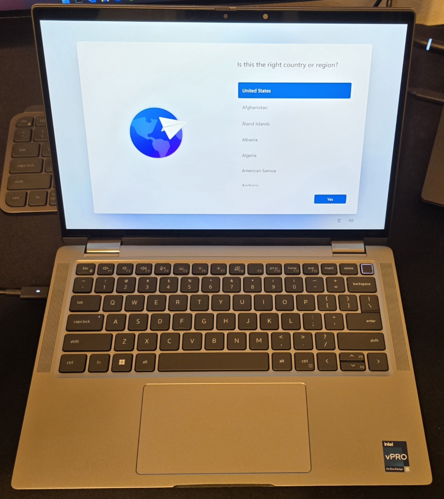 Dell Latitude 7340 2-in-1 13.3″ QHD+ Touch | Intel i5-1345U vPro | 16GB RAM | 51