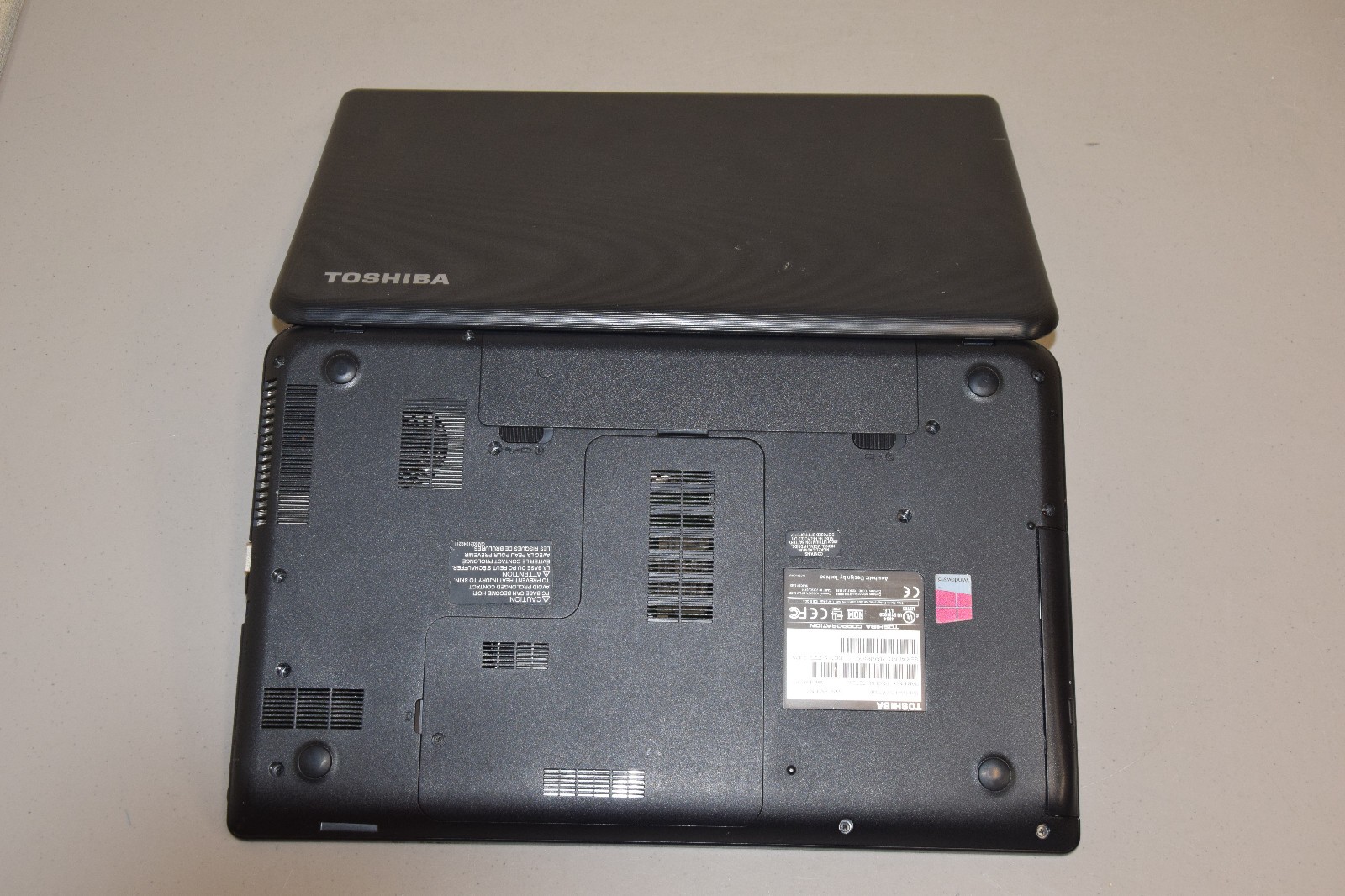 DEAD JUNK Toshiba Satellite C55-A5310 PSCF6U-0EF066 15.6″ Incomplete AS IS Parts
