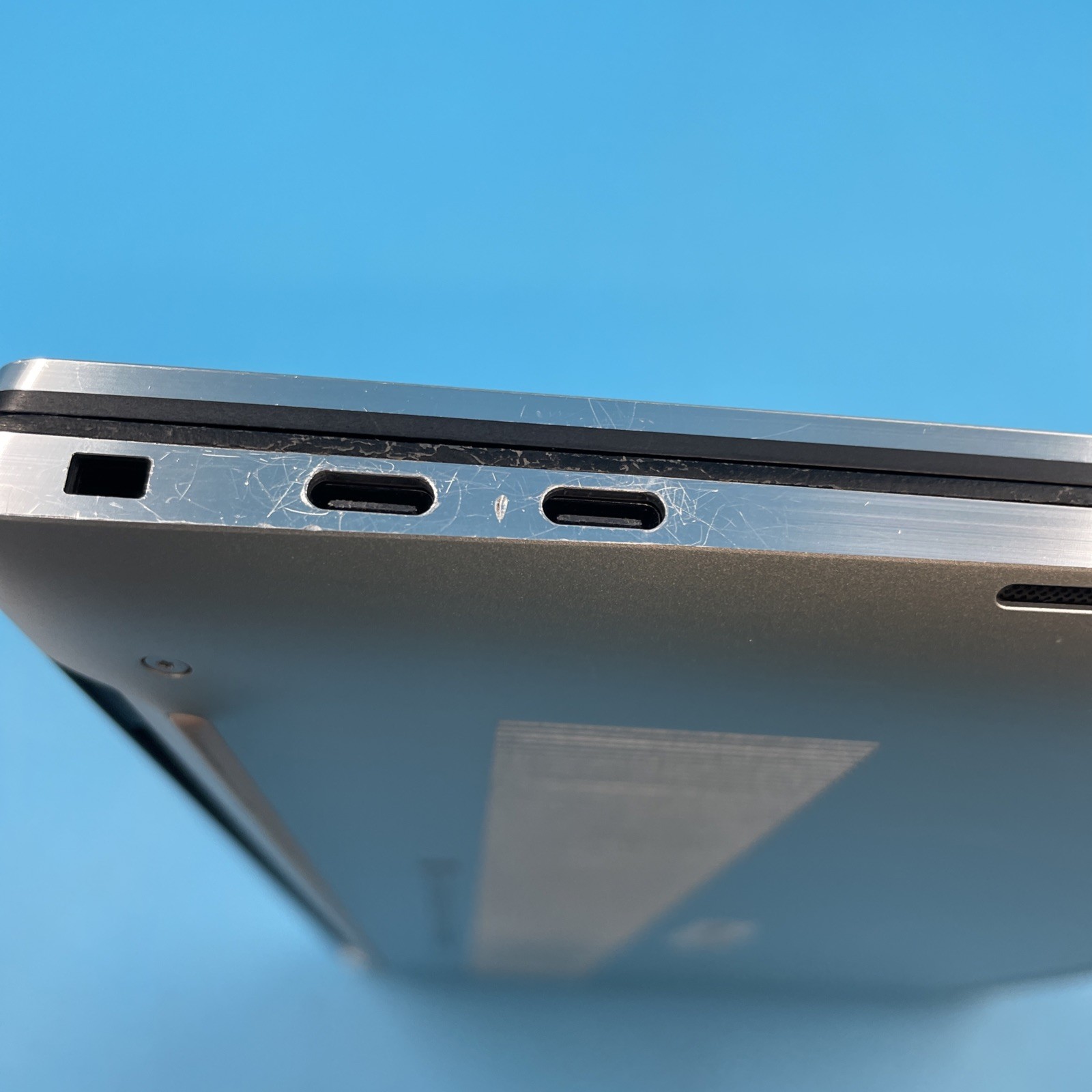 Dell XPS 15 9510 | i9-11900H | 64GB RAM | 512GB SSD | RTX 3050 | NO OS | 39%