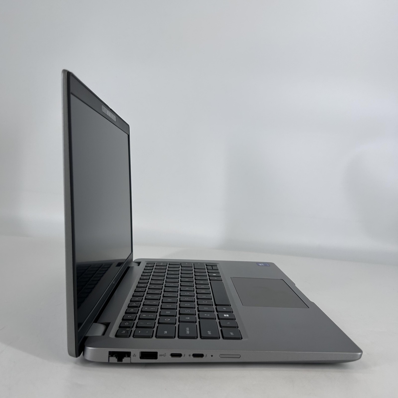 Dell Latitude 5450 14 Gray FHD 1.7 GHz Ultra 7 165U 16GB 512GB SSD Very Good