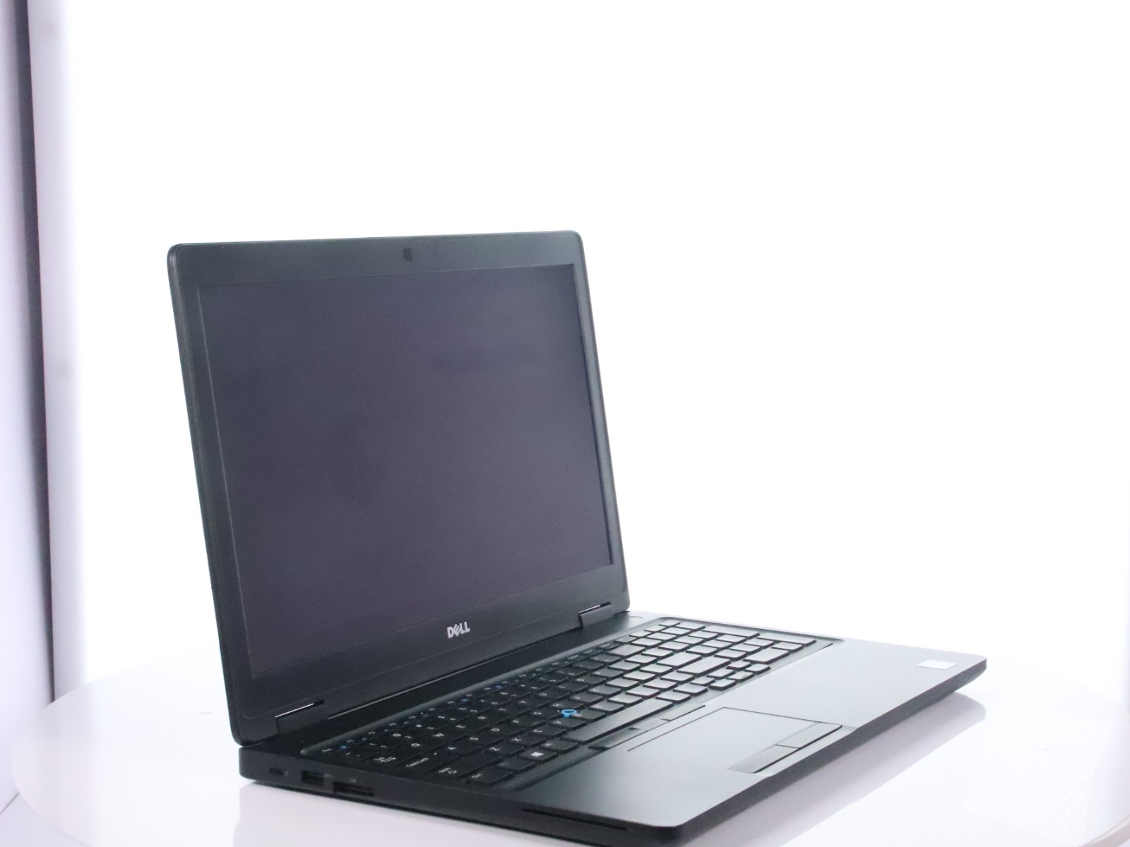 Dell Latitude 5580 Core i7-7820HQ 2.9GHz 16GB RAM 256GB SSD W11Pro w/ AC Adapter