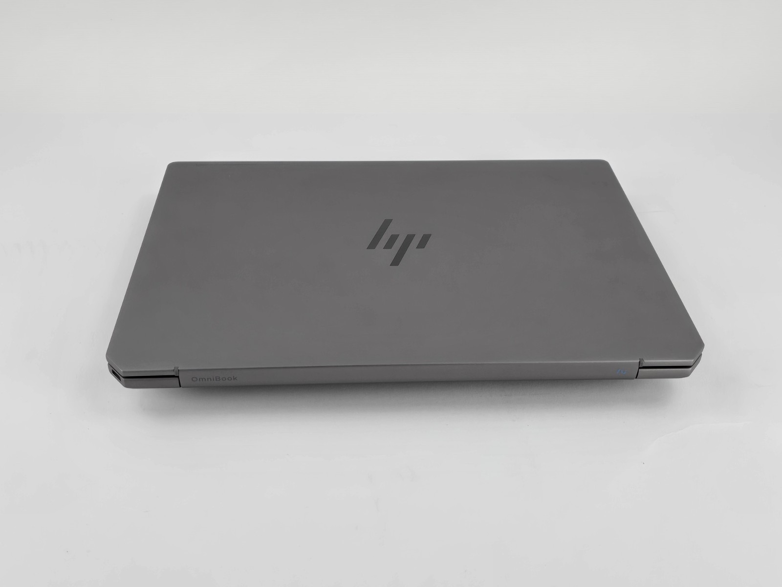 HP OmniBook Ultra 14″ 2.2K Touch, AMD Ryzen AI 9 365, 32GB RAM, 1TB SSD – Good