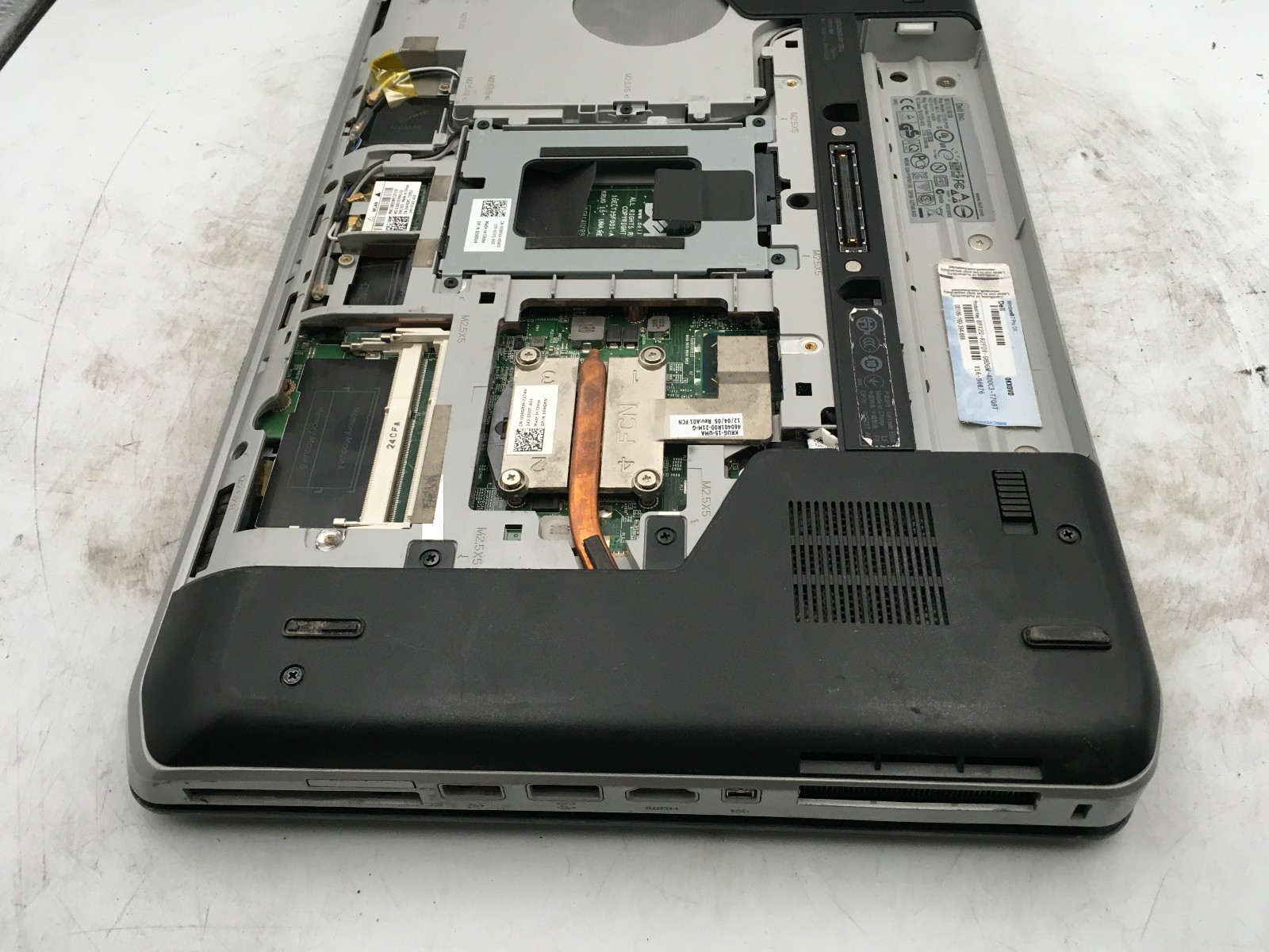 DELL LATITUDE E5520 – FOR PARTS/REPAIR – INTEL I5 2ND GEN – NO RAM -READ DESC-BB