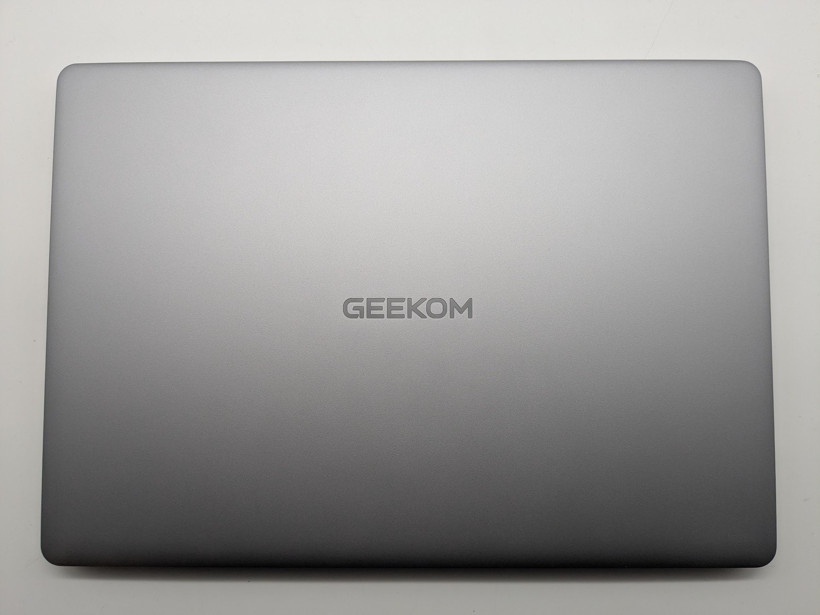GEEKOM GeekBook X16 Pro 16″ Laptop Ultra 9 185H 32GB RAM 2TB SSD Win 11