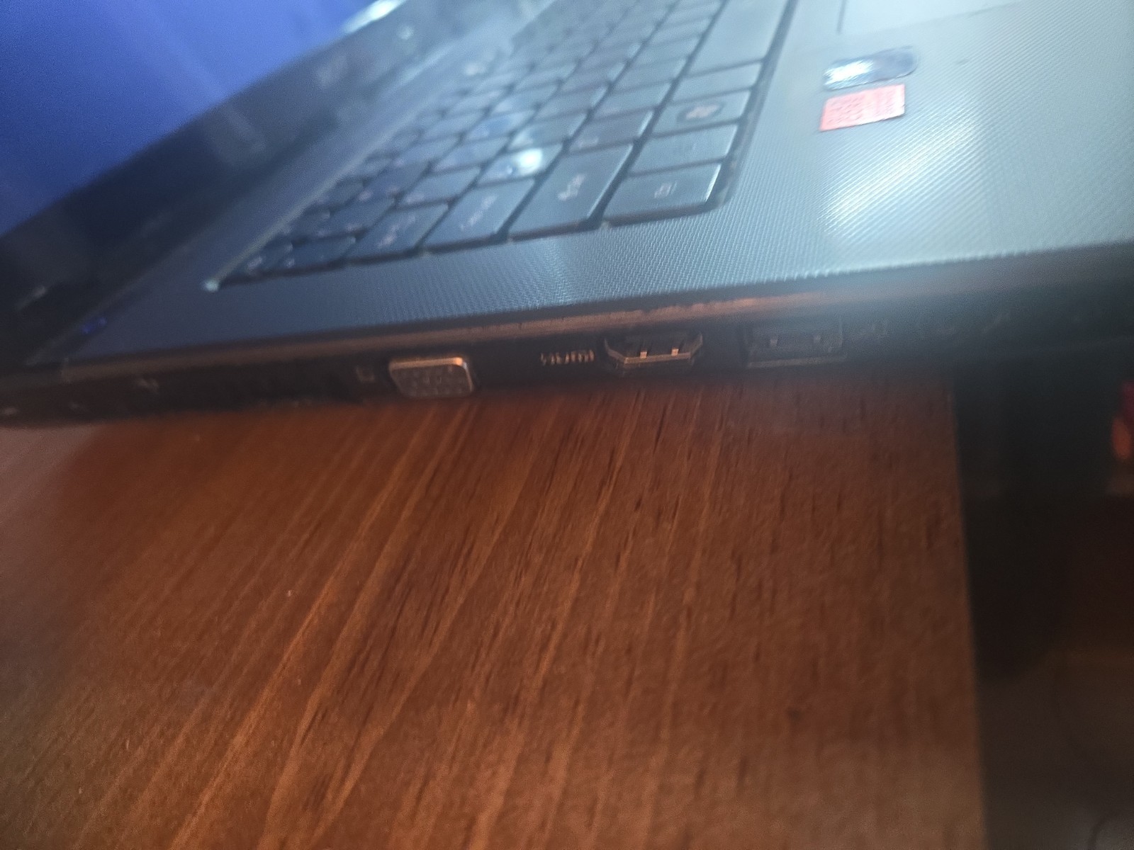 Acer Aspire With AMD Radeon Quad-core Graphics 8 Gigabytes Of RAM 320 GB HDD