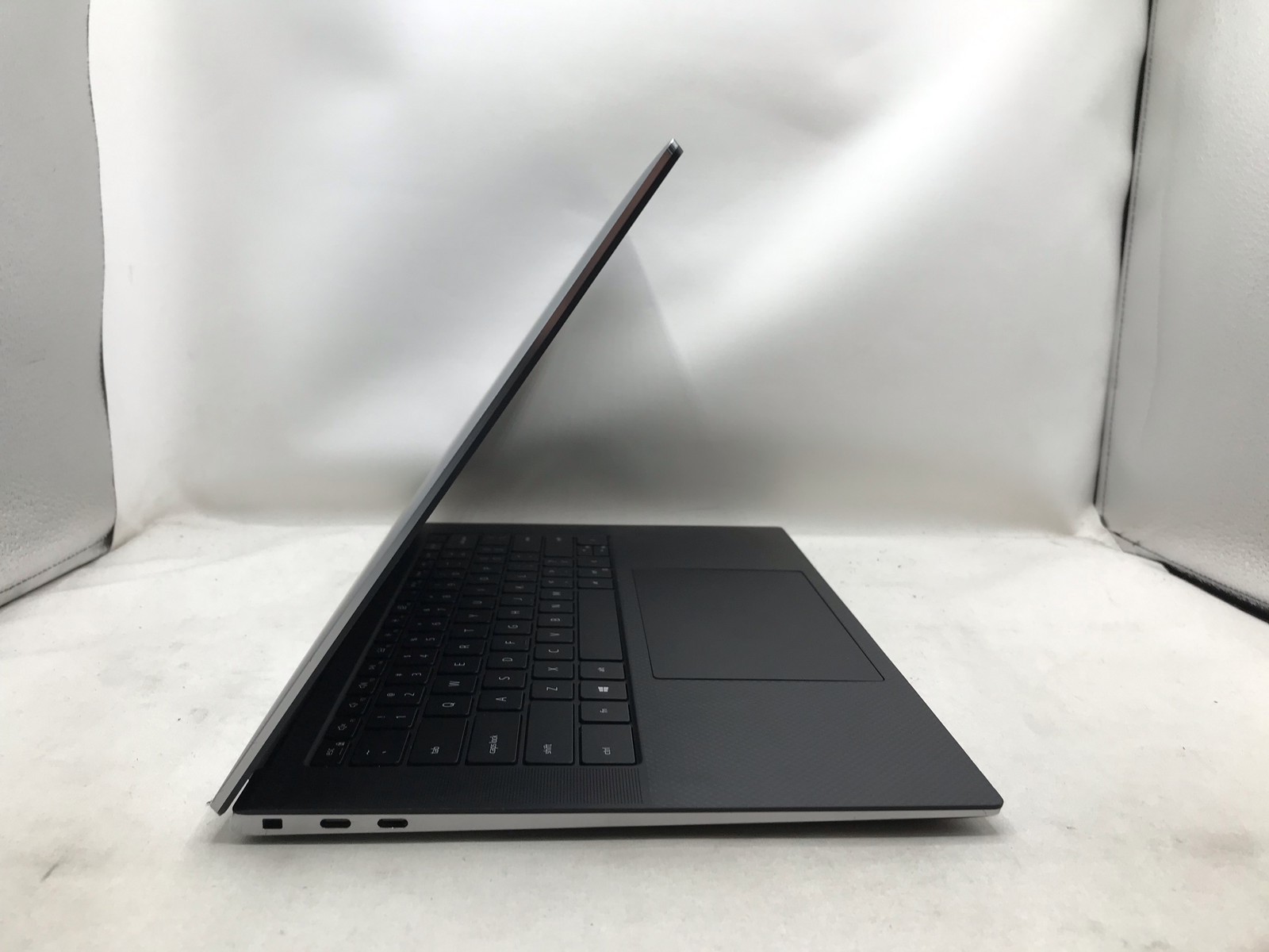 DELL PRECISION 5550 15″ i7 2.7GHz 64GB RAM 1TB SSD *GRADE D*
