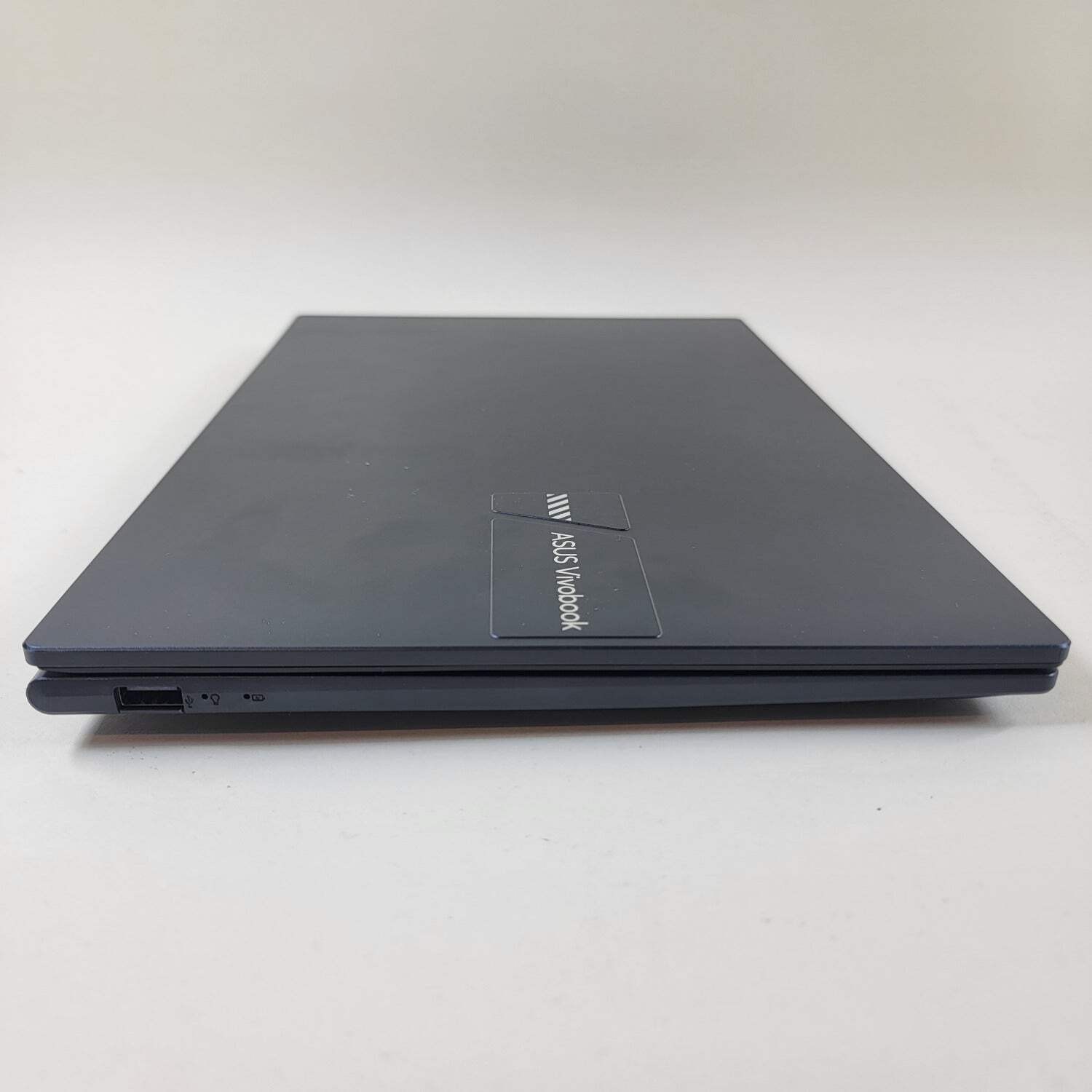 Asus Vivobook 14 X1404V 14″ Core 5 120U 1.4GHz 8GB RAM 256GB SSD