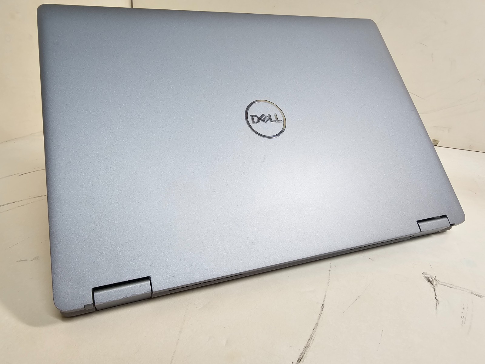 Dell Latitude 3310 2 in 1 Laptop – 1.6 GHz i5 8GB 256GB 13.3″ Touchscreen – SP1