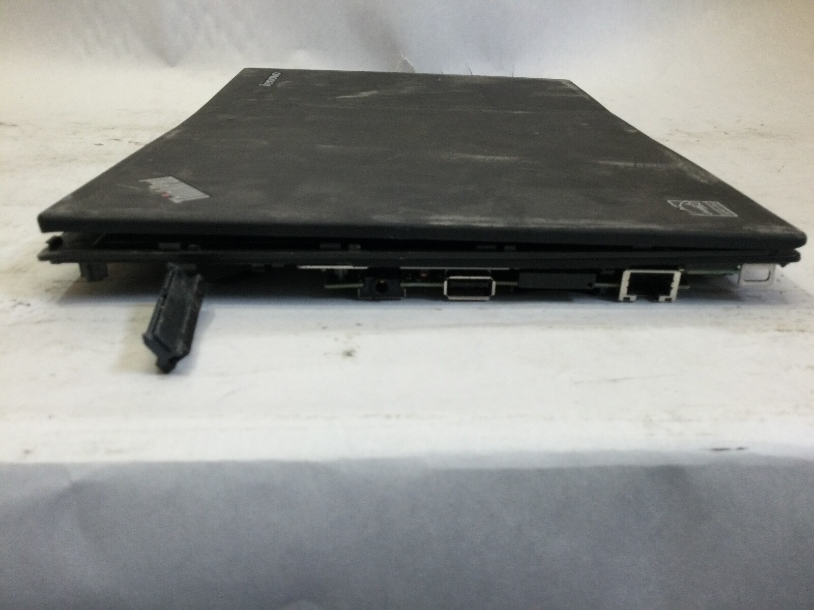 LENOVO THINKPAD X250 – FOR PARTS – I5 vPRO – NO RAM – READ DESCRIPTION – BB!!!