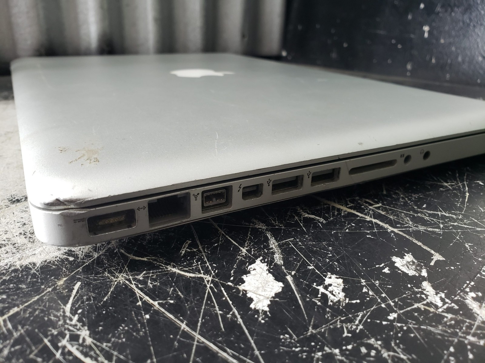 Apple Macbook Pro 15” A1286 – SSD 480gb (doesn’t light up, for parts)