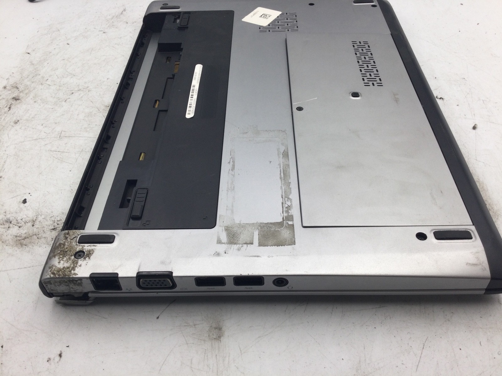 Dell Latitude 3330 13″ Laptop – Intel Core i3 – NO RAM – NO BOOT – READ -BB