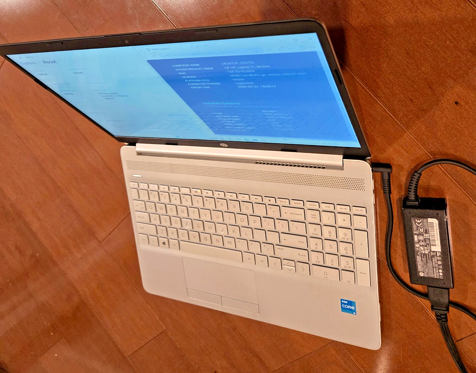 HP laptop 15.6″ screen 11th Gen Intel i3 8gb ram 256gb SSD w/charger Windows 11