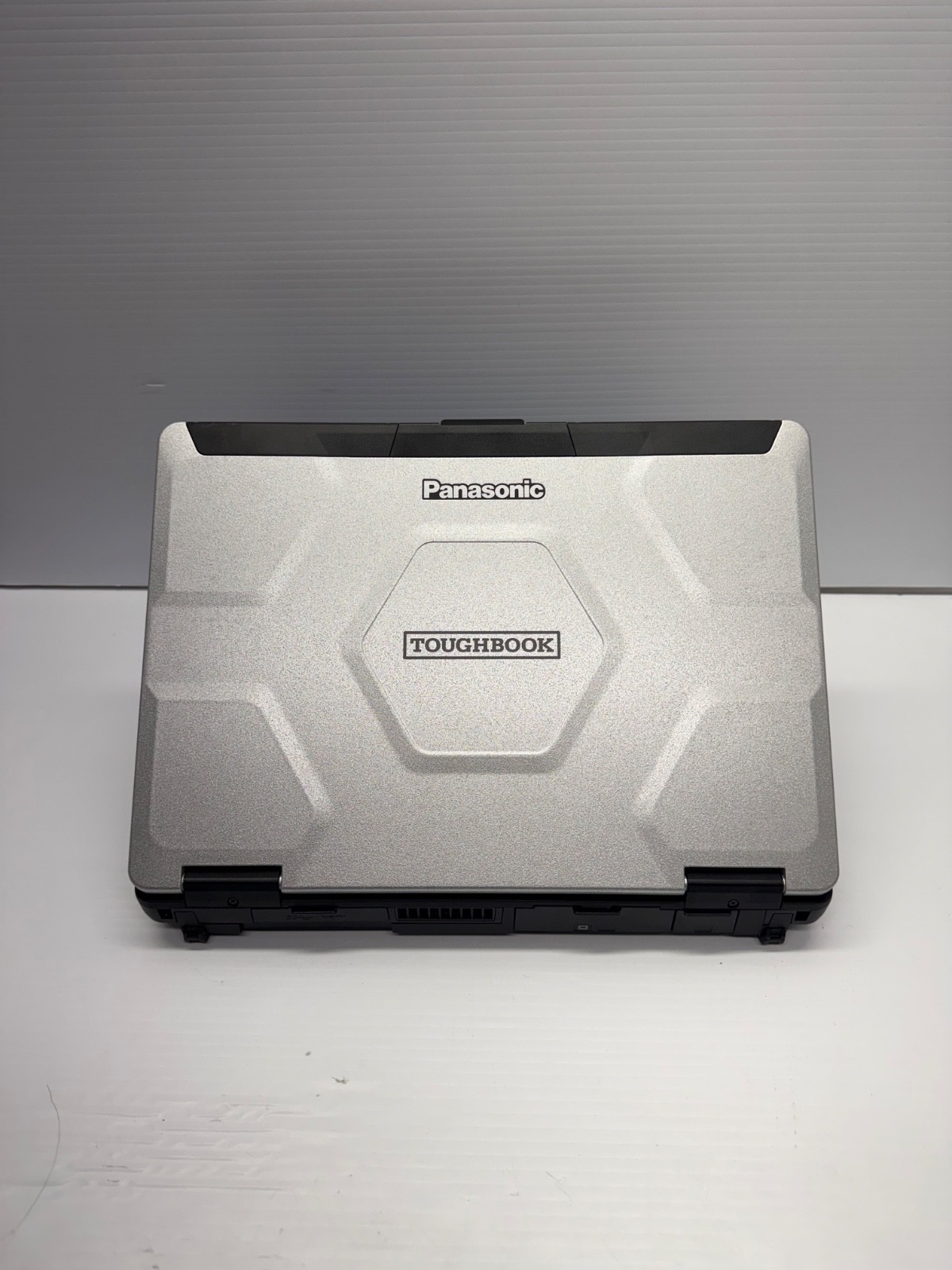 Panasonic ToughBook CF-54-Touch i5-6th 16 GB RAM 512 GB SSD – 10 Hours Only