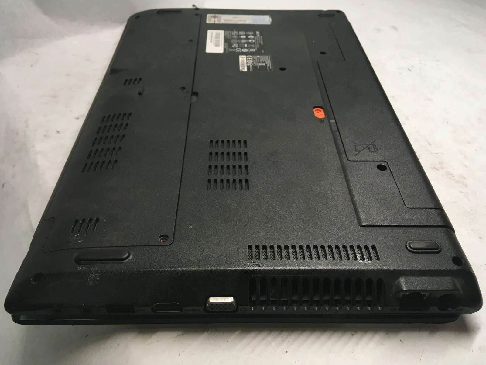 Acer 5560-Sb613 Laptop For Parts Bad charging port NO HDD/RAM/Charger JR
