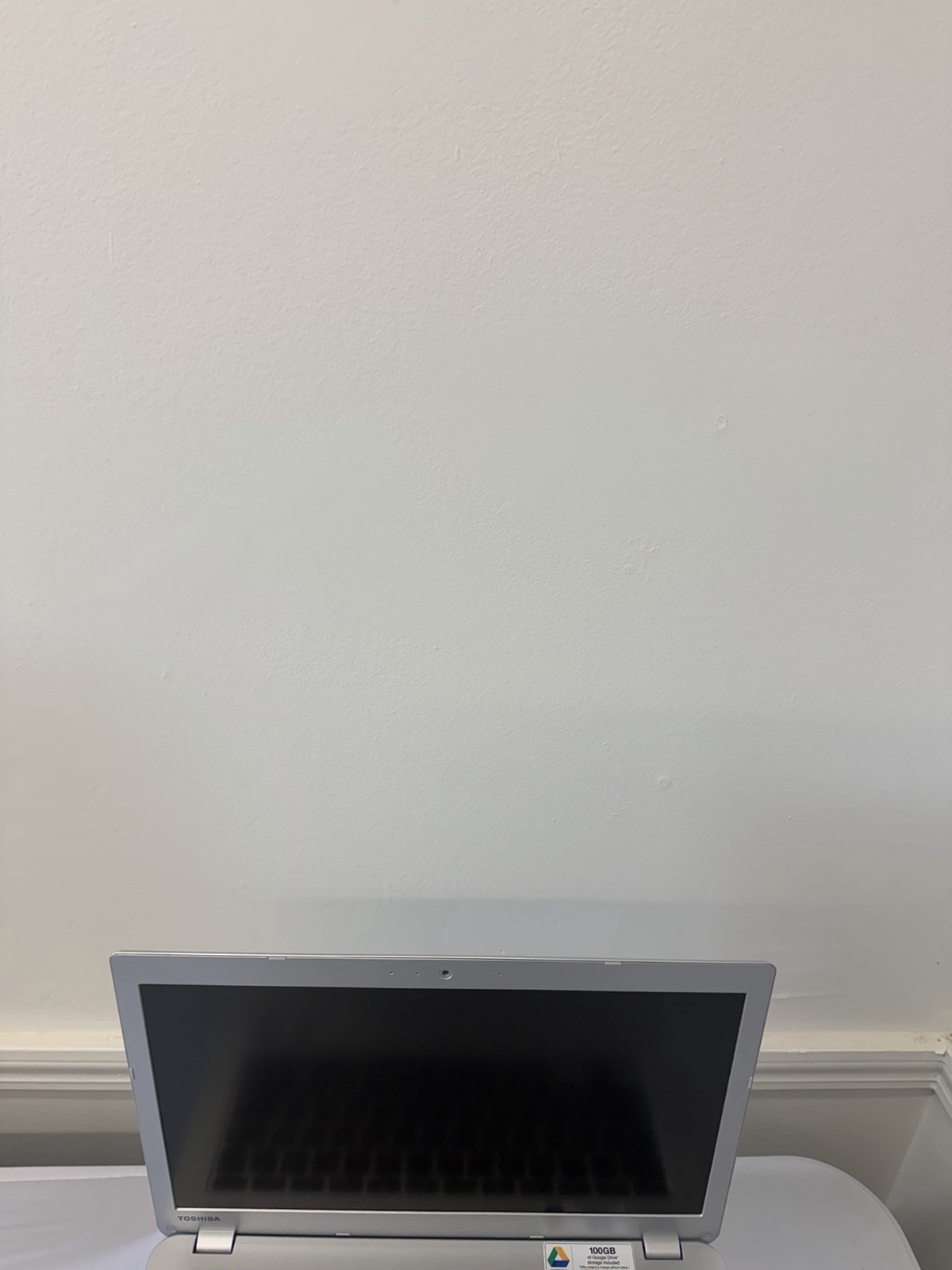 Toshiba CB35-B3330 Laptop – Good Screen – Intel Celeron N2840 – Read Des