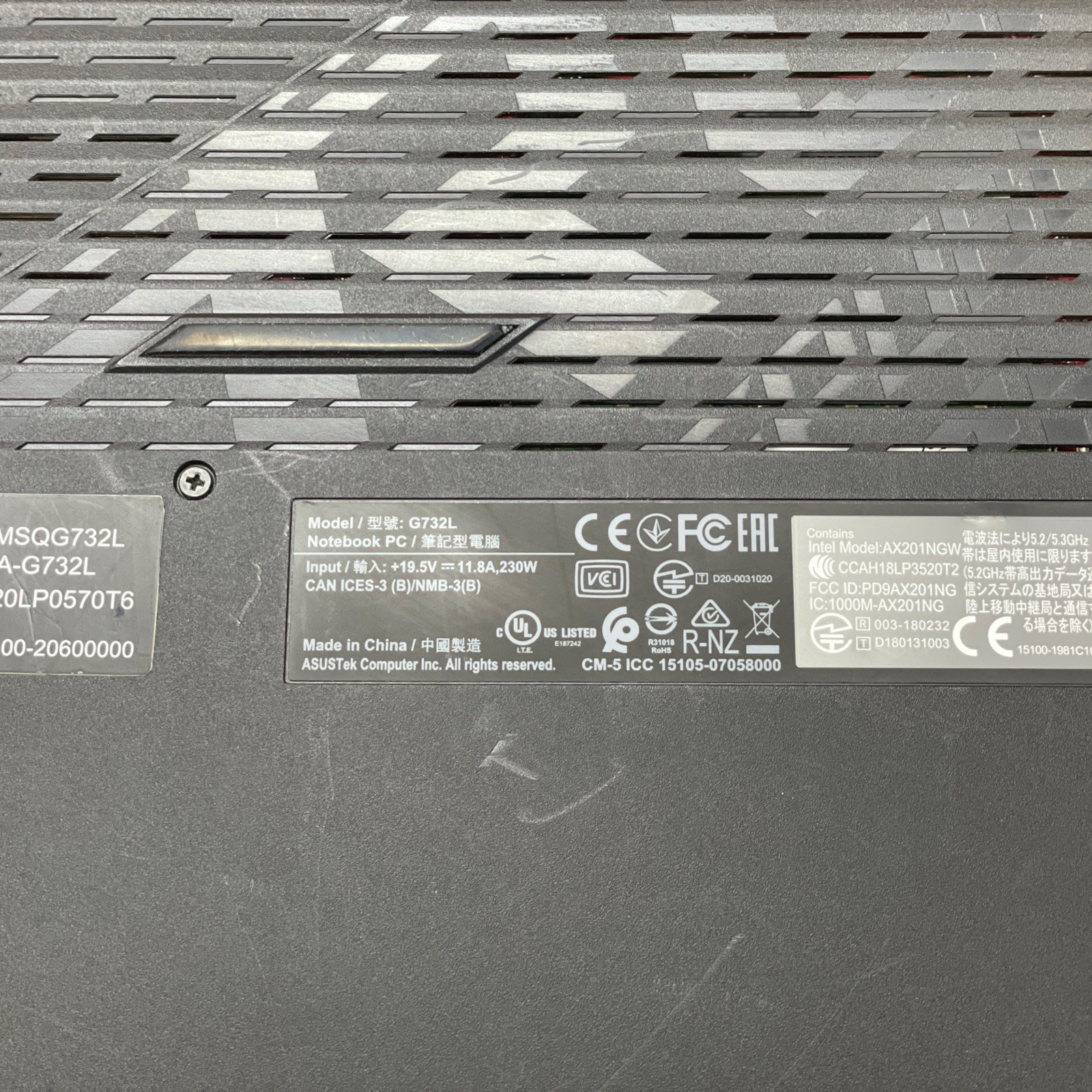 ASUS ROG Strix G732L, i7-10875H @ 2.30GHz 16GB RAM 1TB SSD RTX 2070S