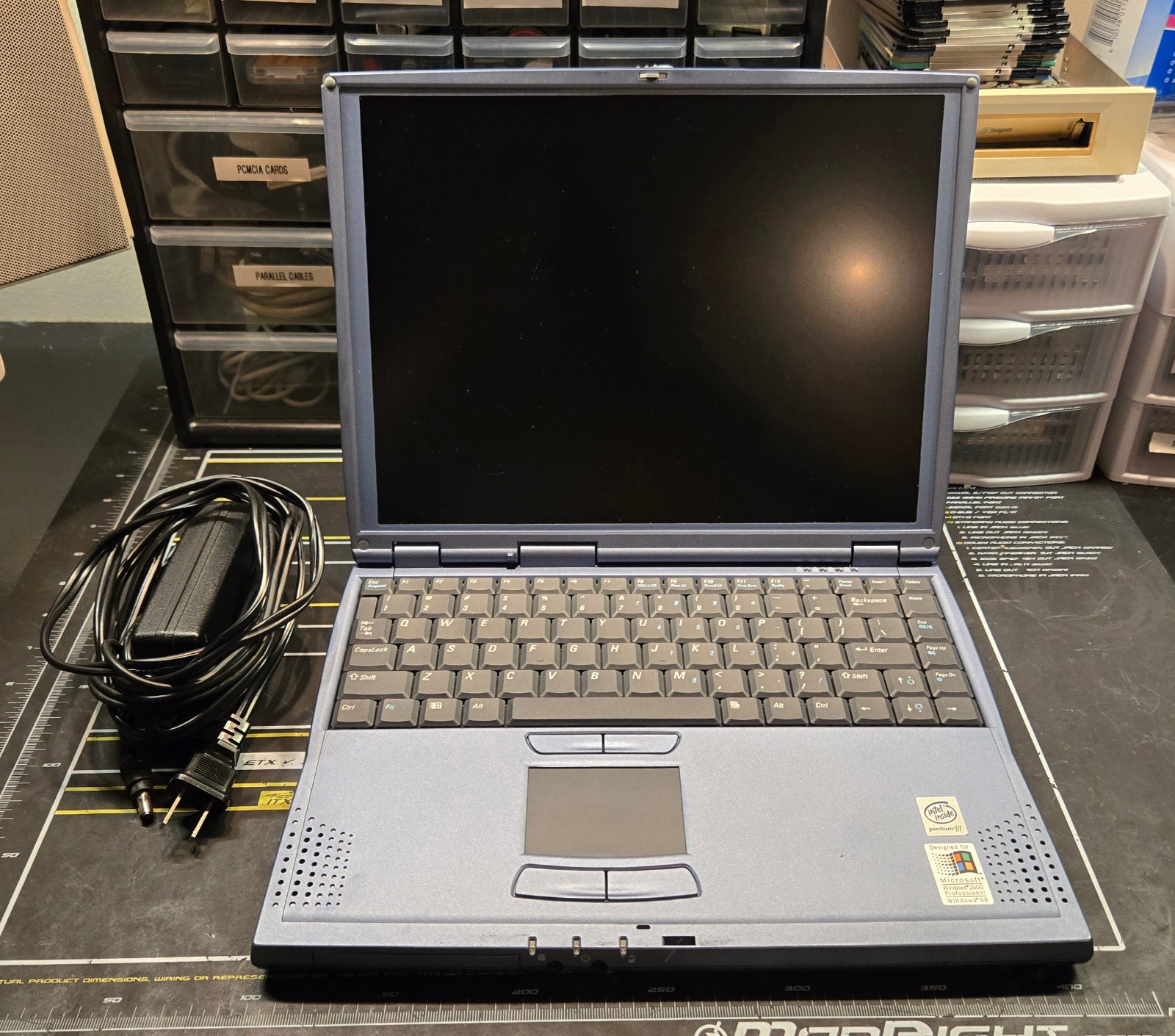 Vintage Systemax N20U (Intel Celeron @ 600 MHz, 196 MB RAM, Win2000)