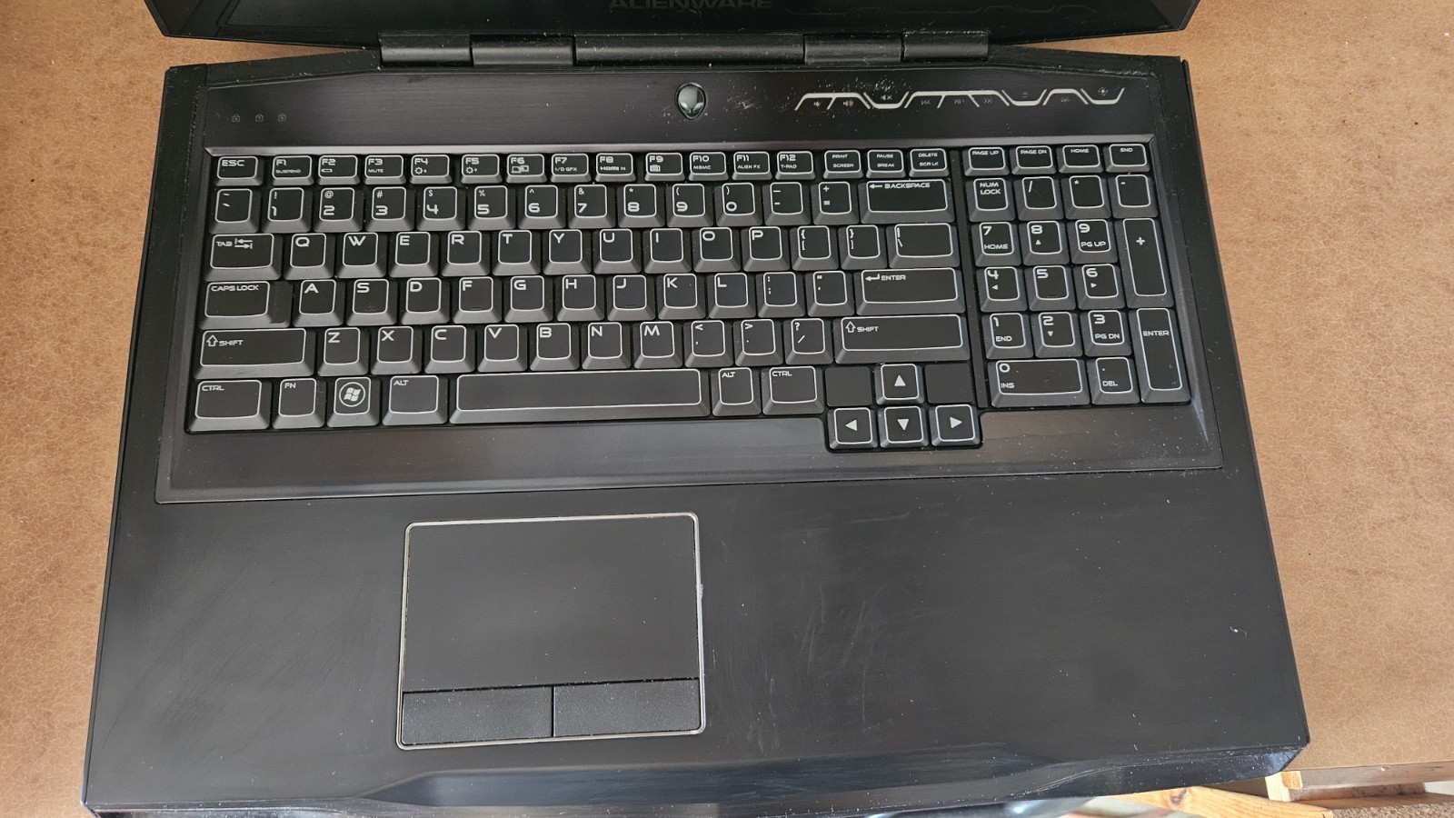 Alienware M17X R3 Laptop i7-2820QM 2GHz 4GB RAM 699GB HDD/112GB S RED