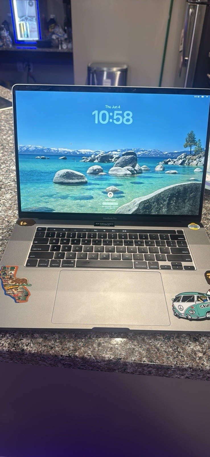 Apple MacBook Pro 16in Silver i7-9750H 16GB RAM Radeon Pro 5500M SSD