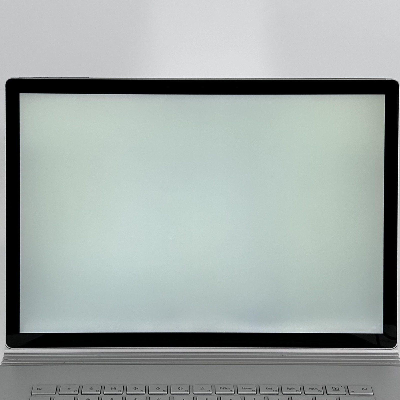 Microsoft Surface Book 2 15 TOUCH i7-8650U 1.90GHz 16GB 512GB SSD -BAD BATTERY