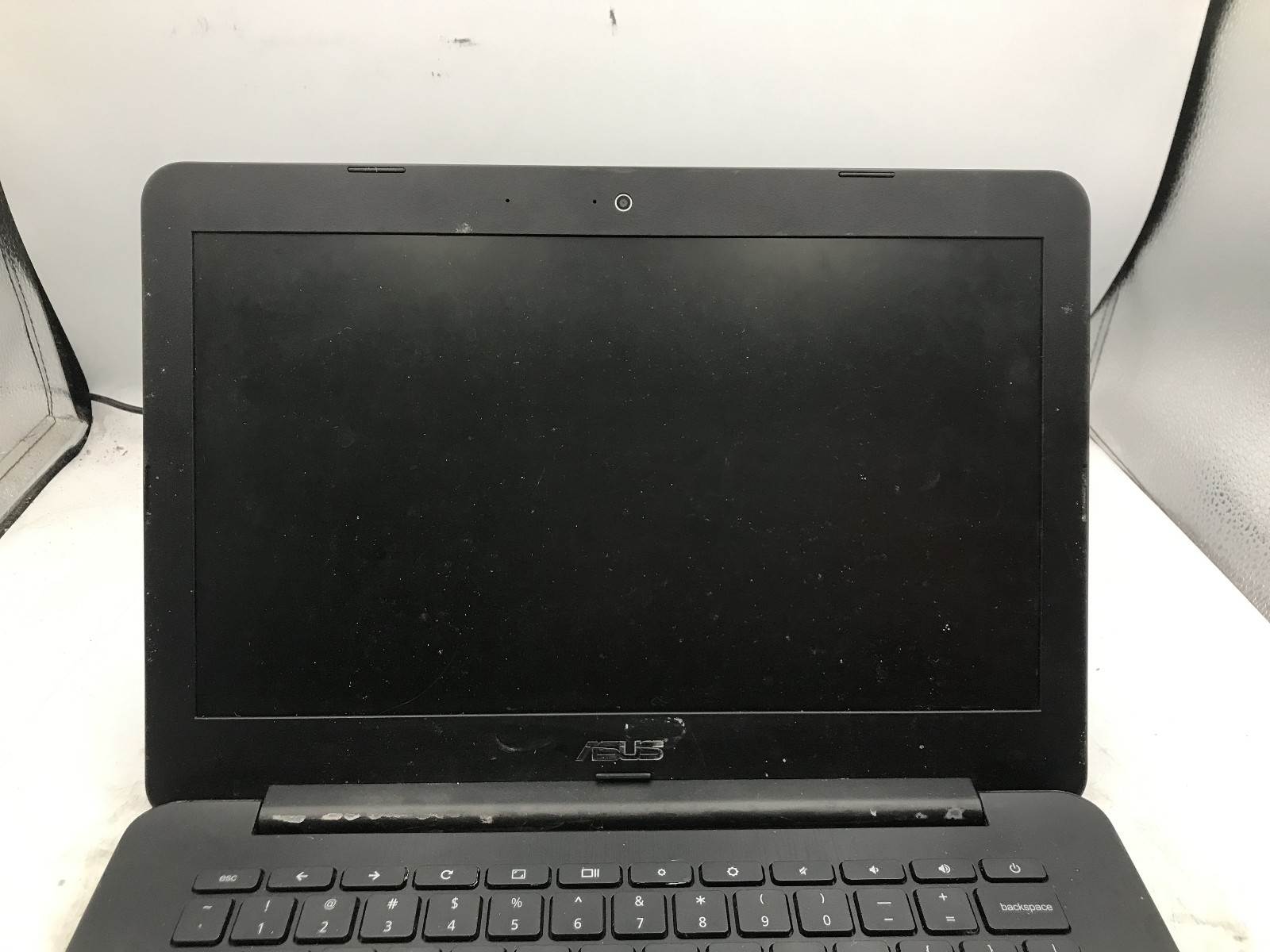ASUS C300M CHROMEBOOK – FOR PARTS/REPAIR – INTEL CELERON N2830 – 2GB RAM – BB