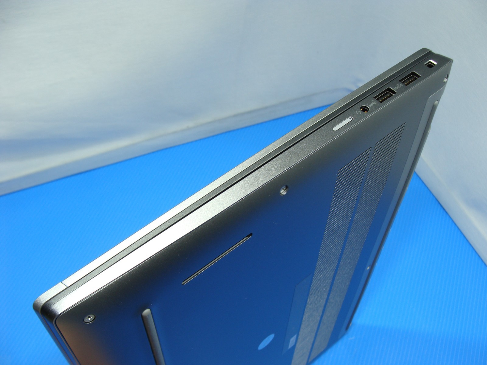 Dell Latitude 7640 16″ WUXGA vPro i7-1365U 1.8GHz 32GB 512GB SSD WRNTY-10/26 +PA