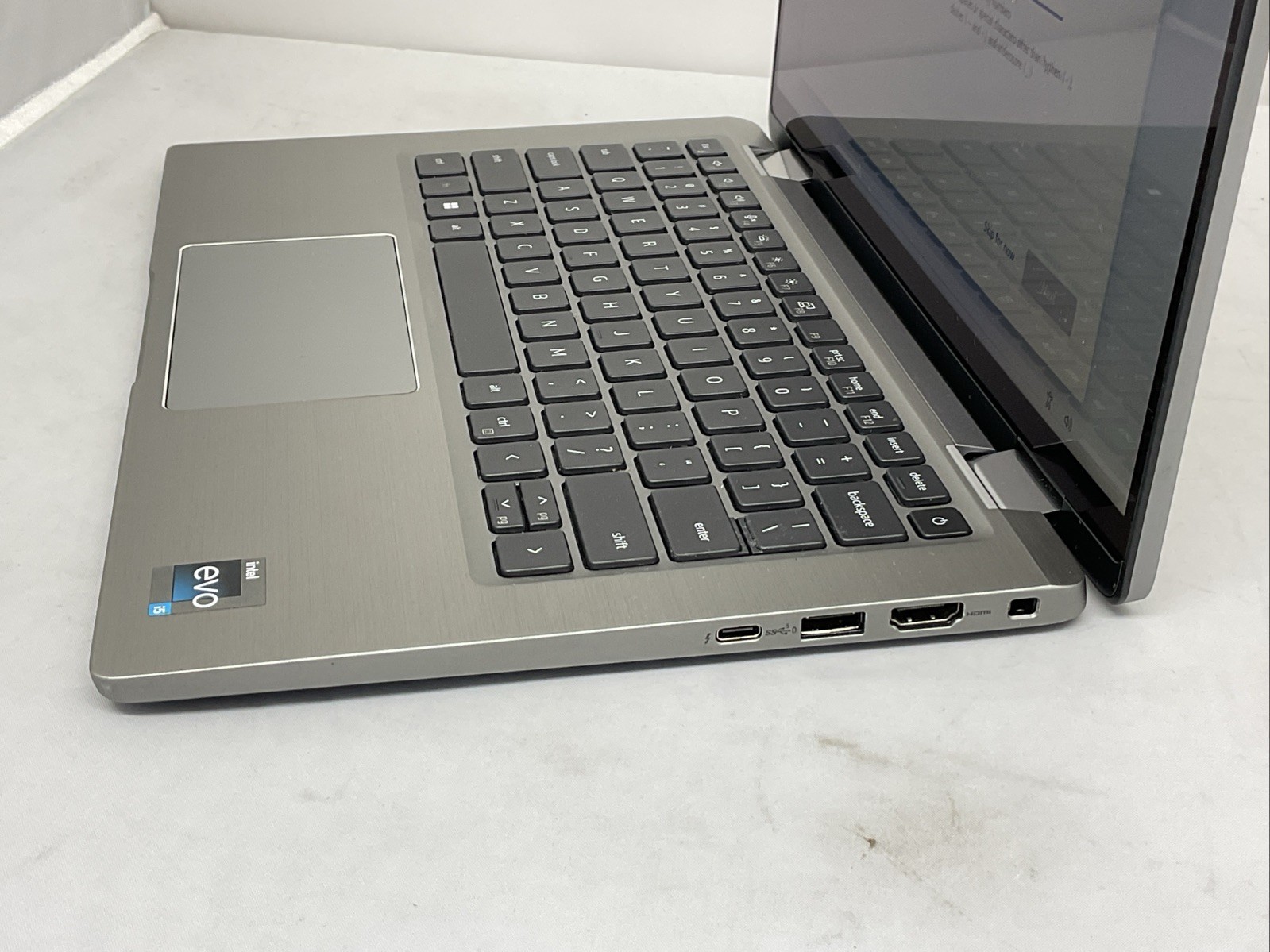 Dell Latitude 7330 2-in-1 – i5-1245U – 16GB, 512GB, Windows 11 +Adapter