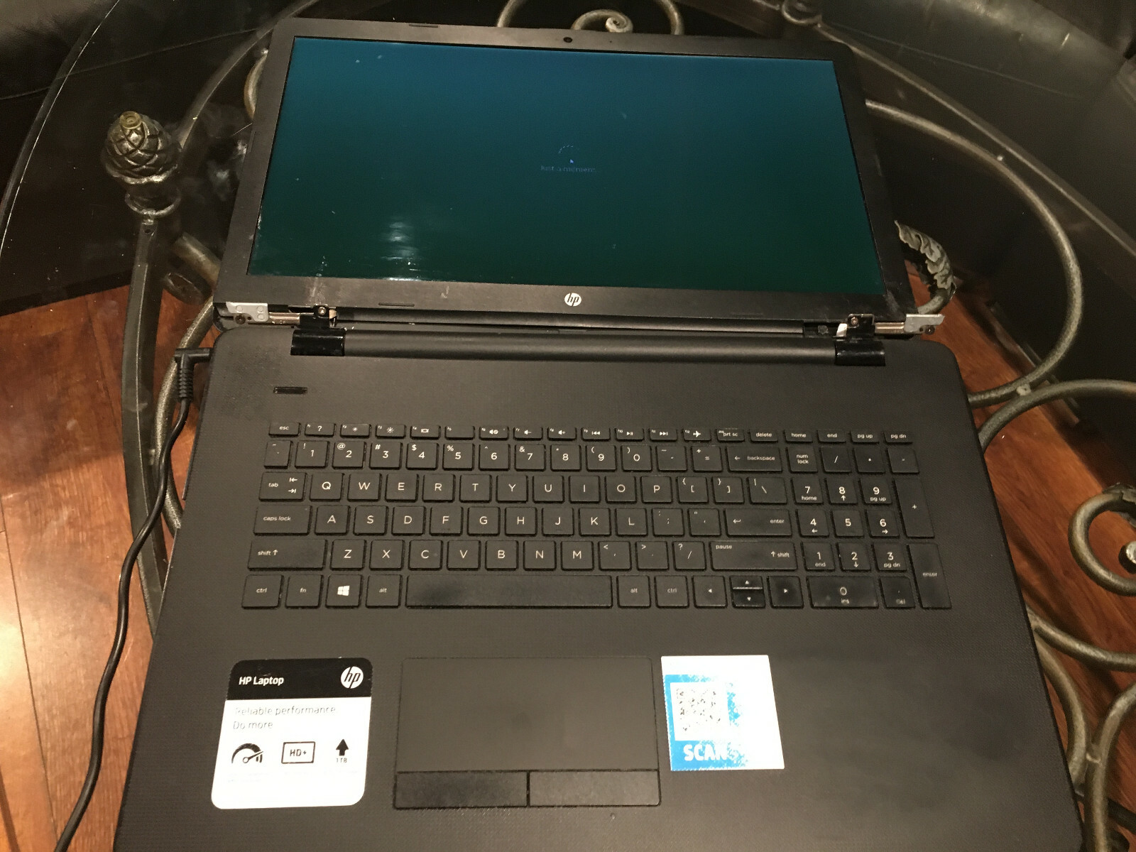 HP 17-ak013dx Laptop 17.3″ /A9 9420/ 3 GHz/Win 10/4 GB RAM/1 TB HDD – READ !!!